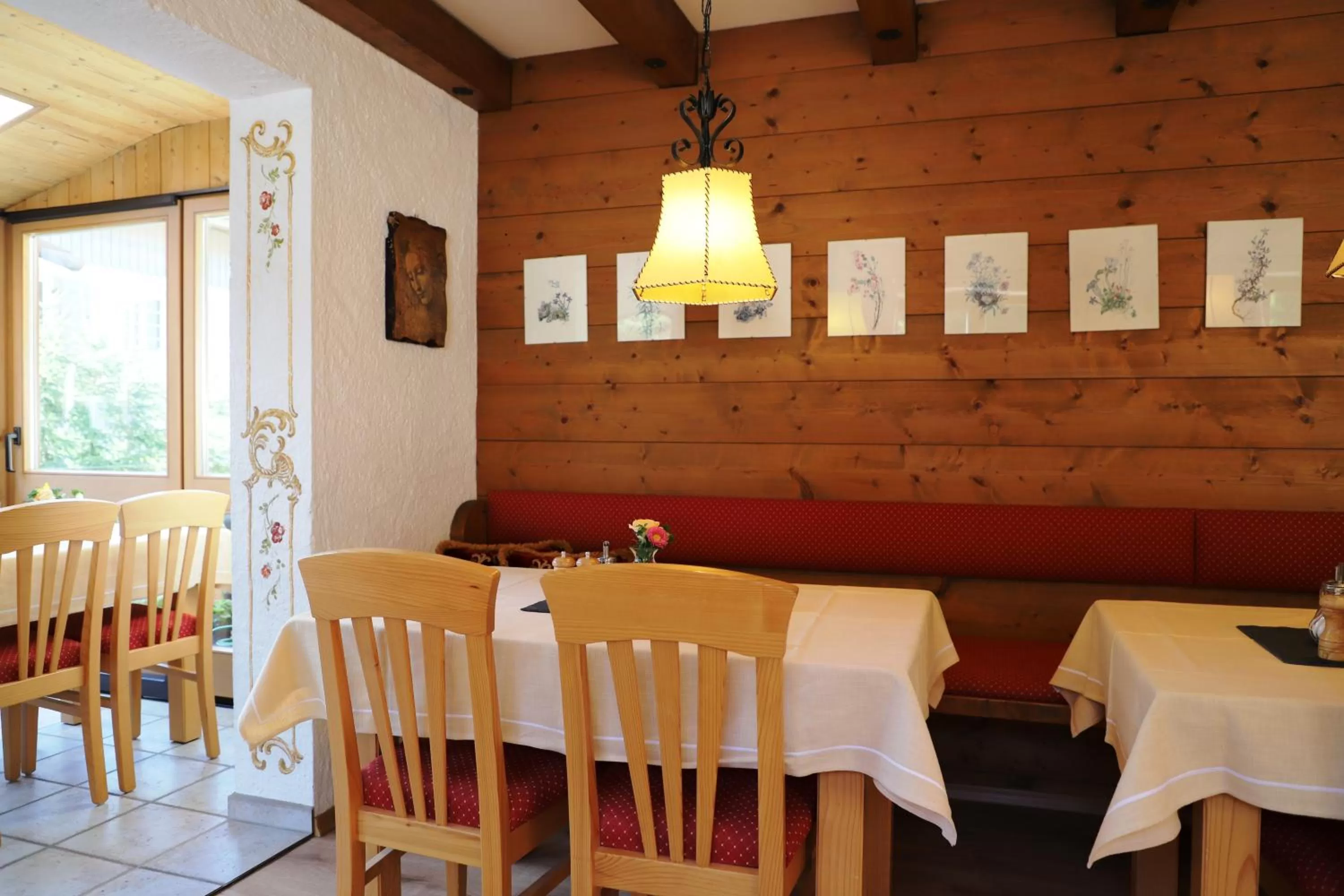 Restaurant/places to eat in Hotel Effland -Sauna -Pool