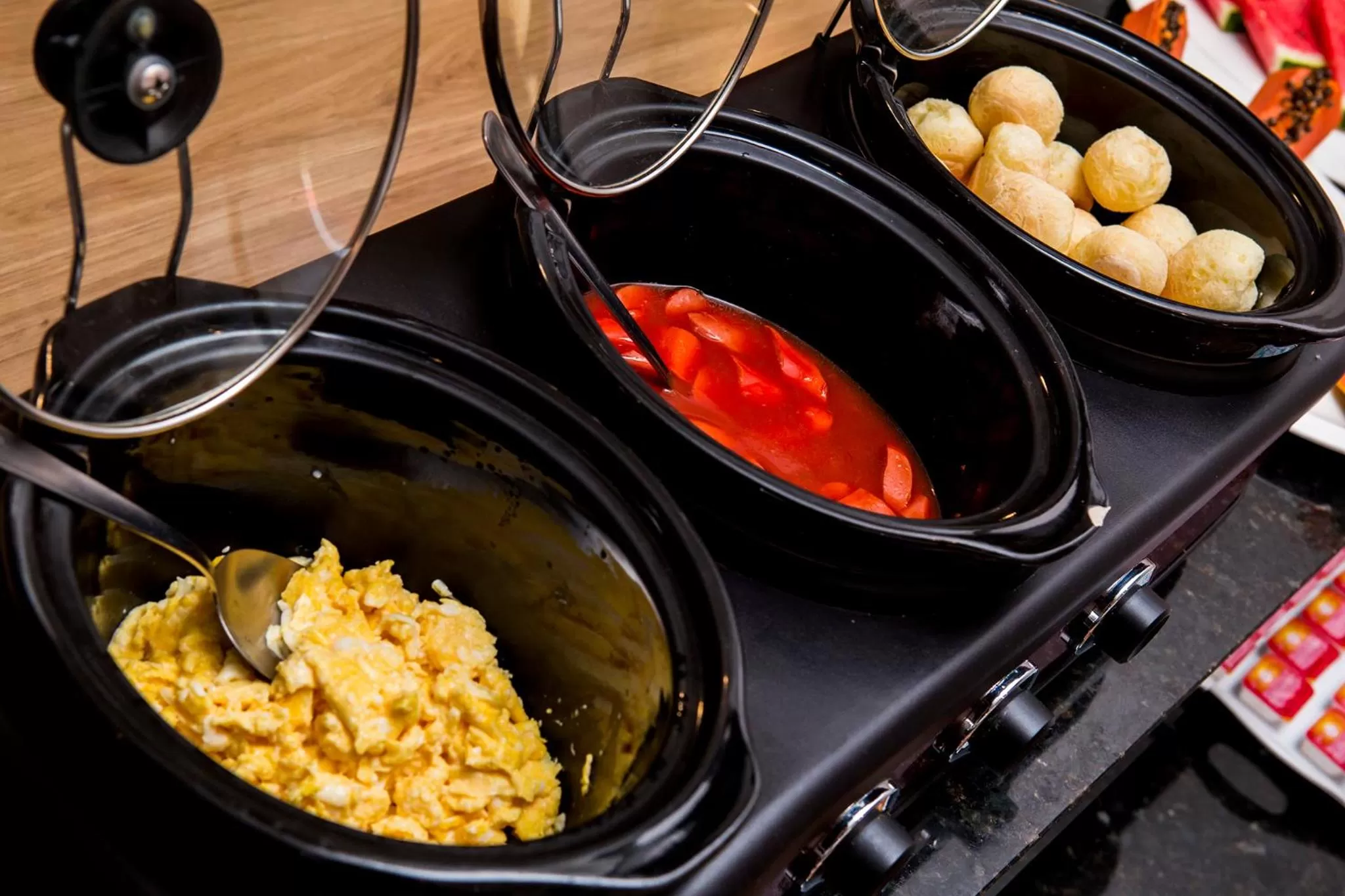 Buffet breakfast in Hotel Metrópole Paulínia