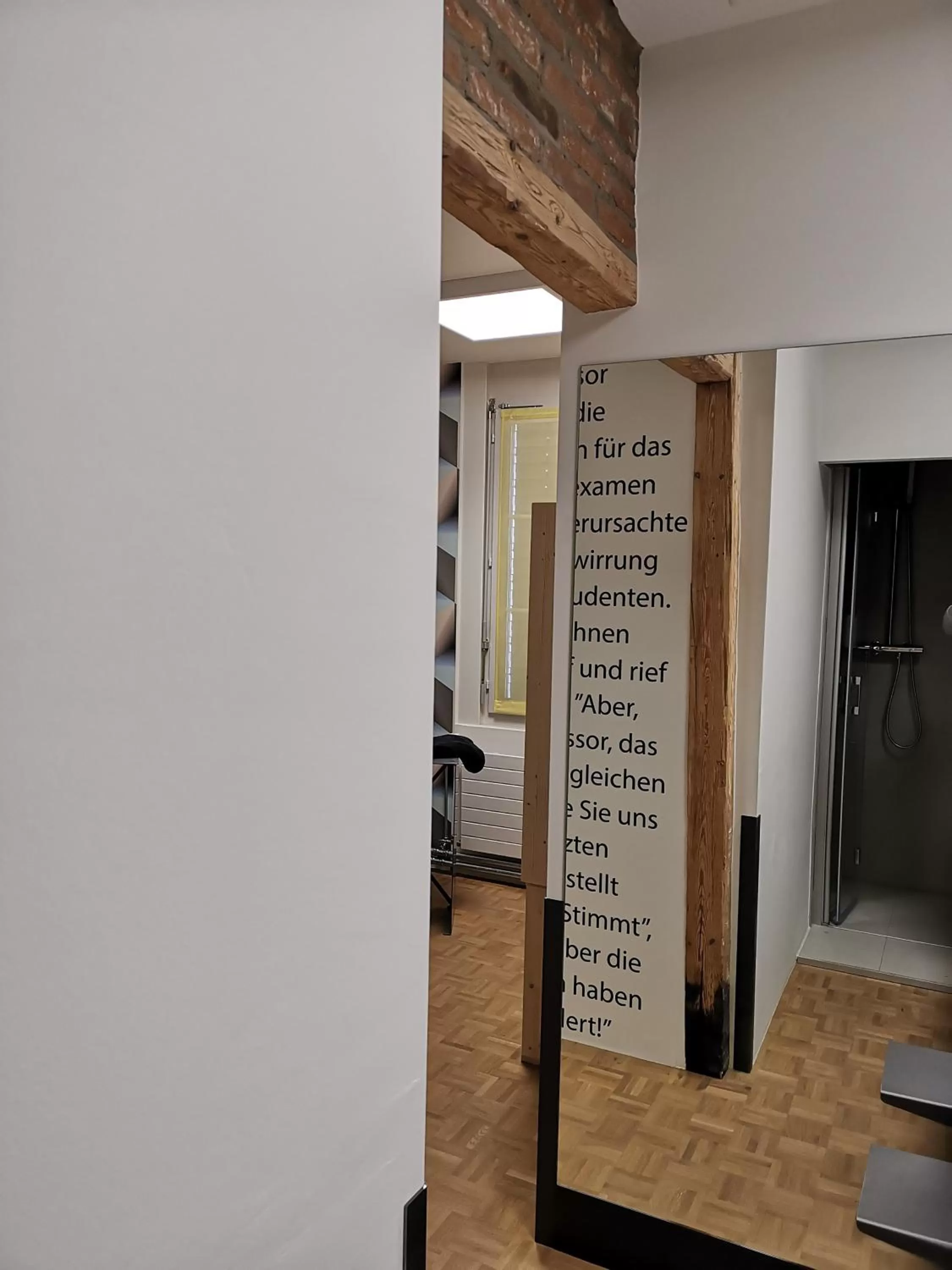 Decorative detail in Boutique Hotel BS16 before Bern City Parking gratis