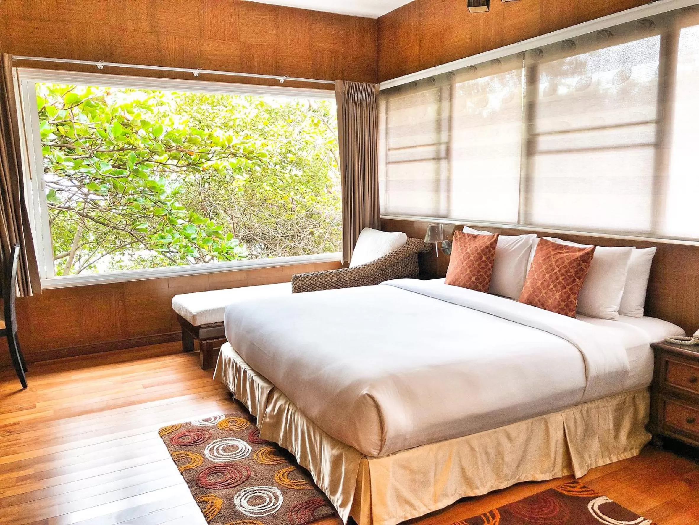 Bedroom, Bed in Birds and Bees Resort