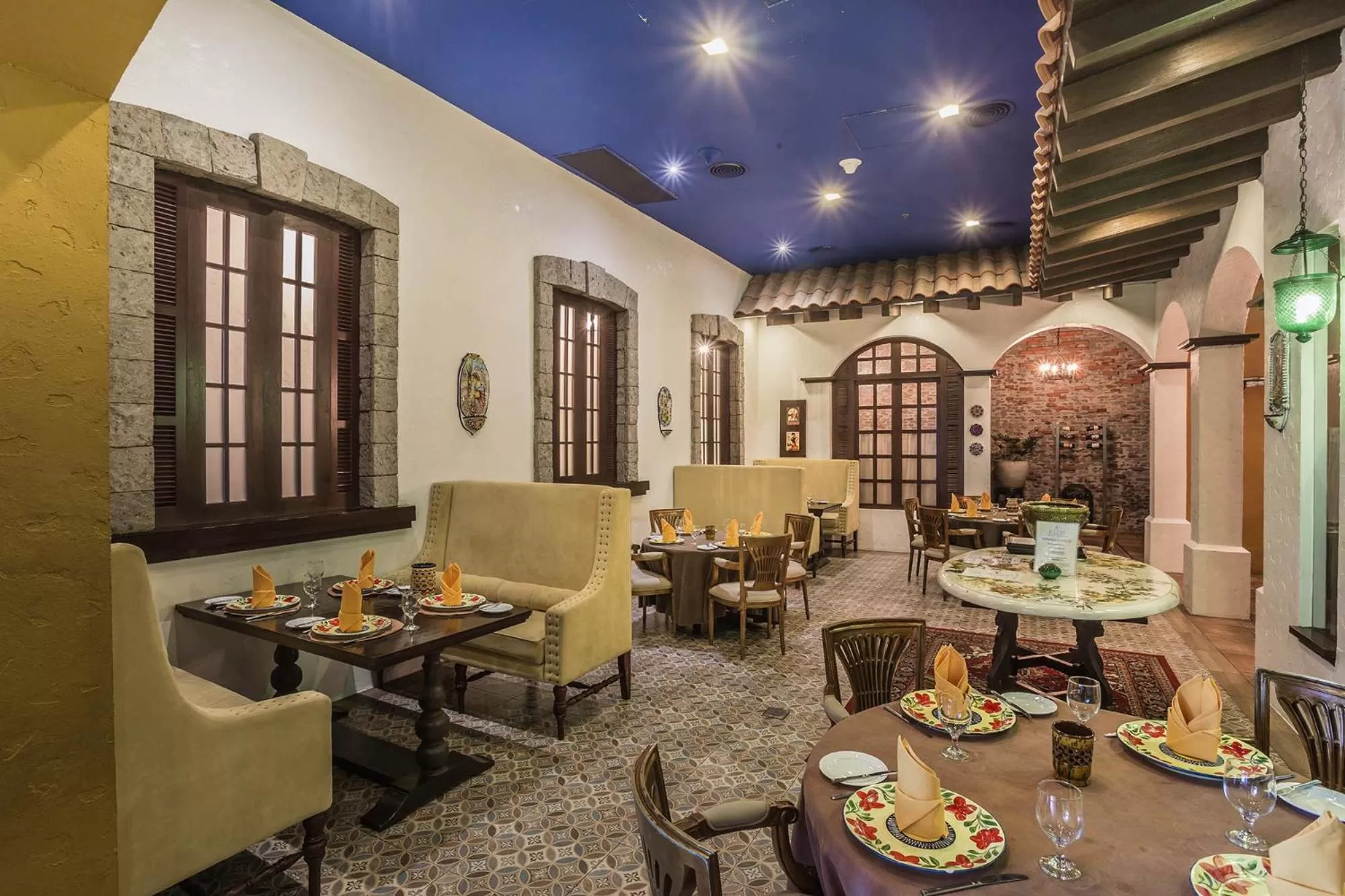 Restaurant/places to eat in The Alpha Suites