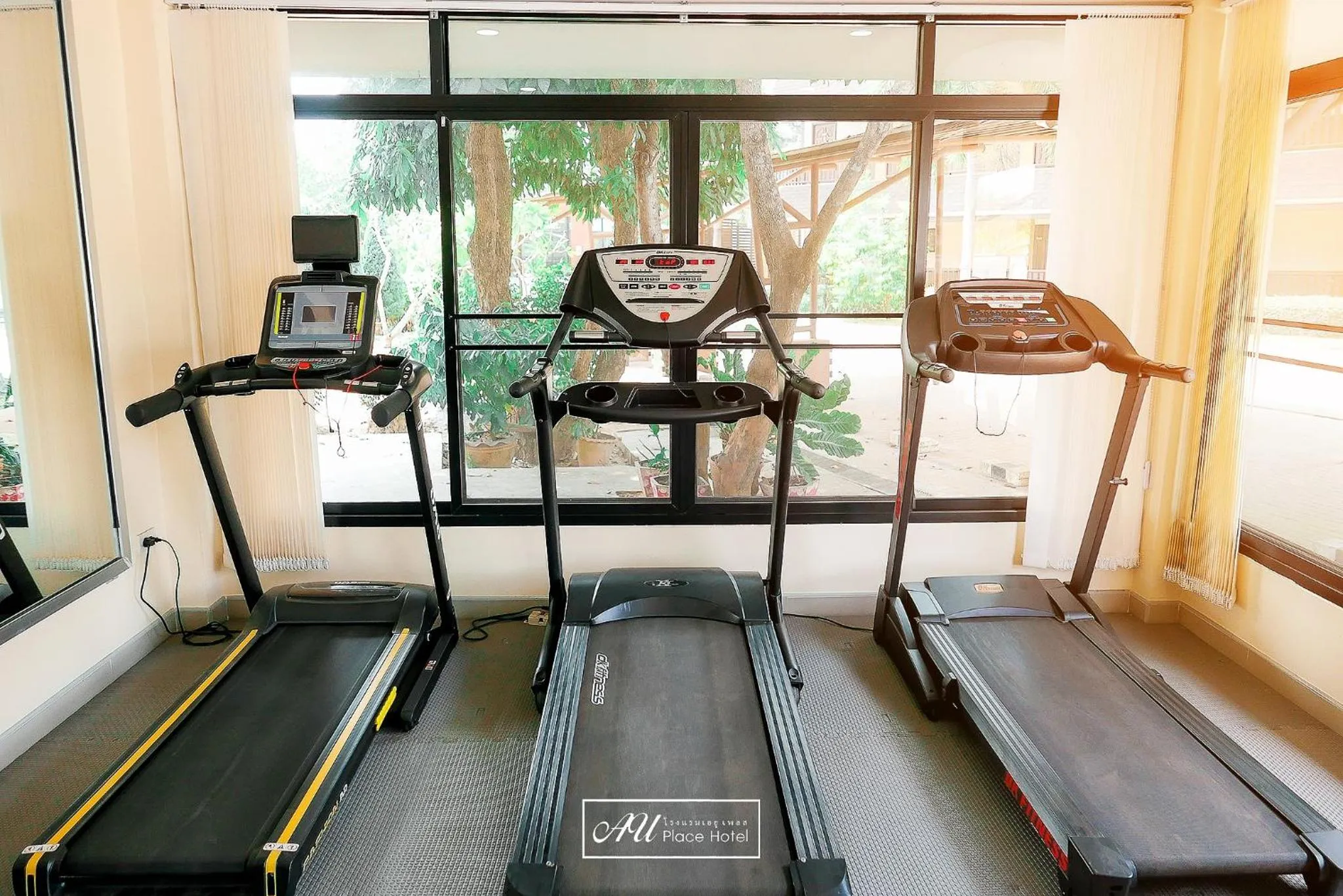 Fitness centre/facilities in AU Place Hotel