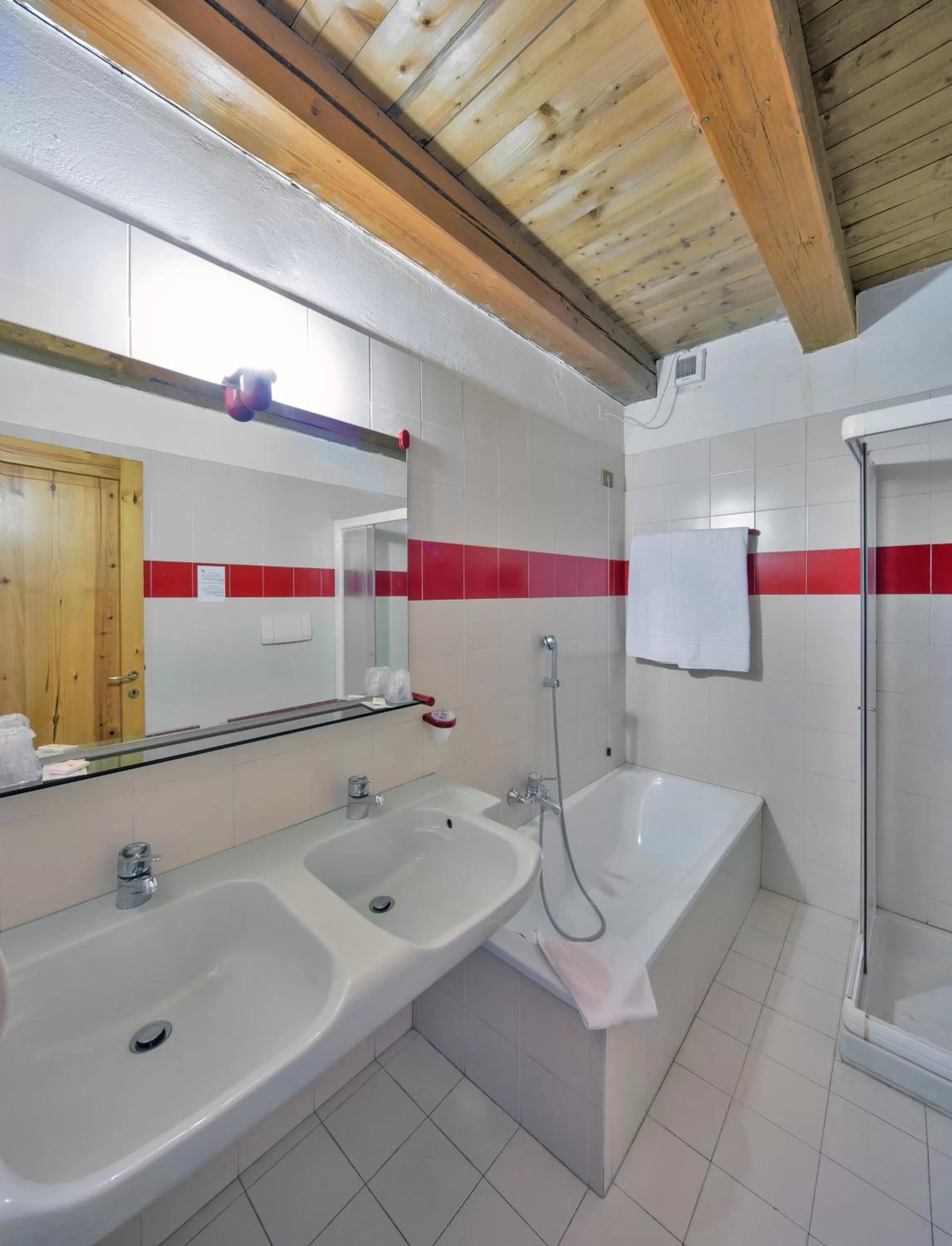 Bathroom in Costa degli Ulivi