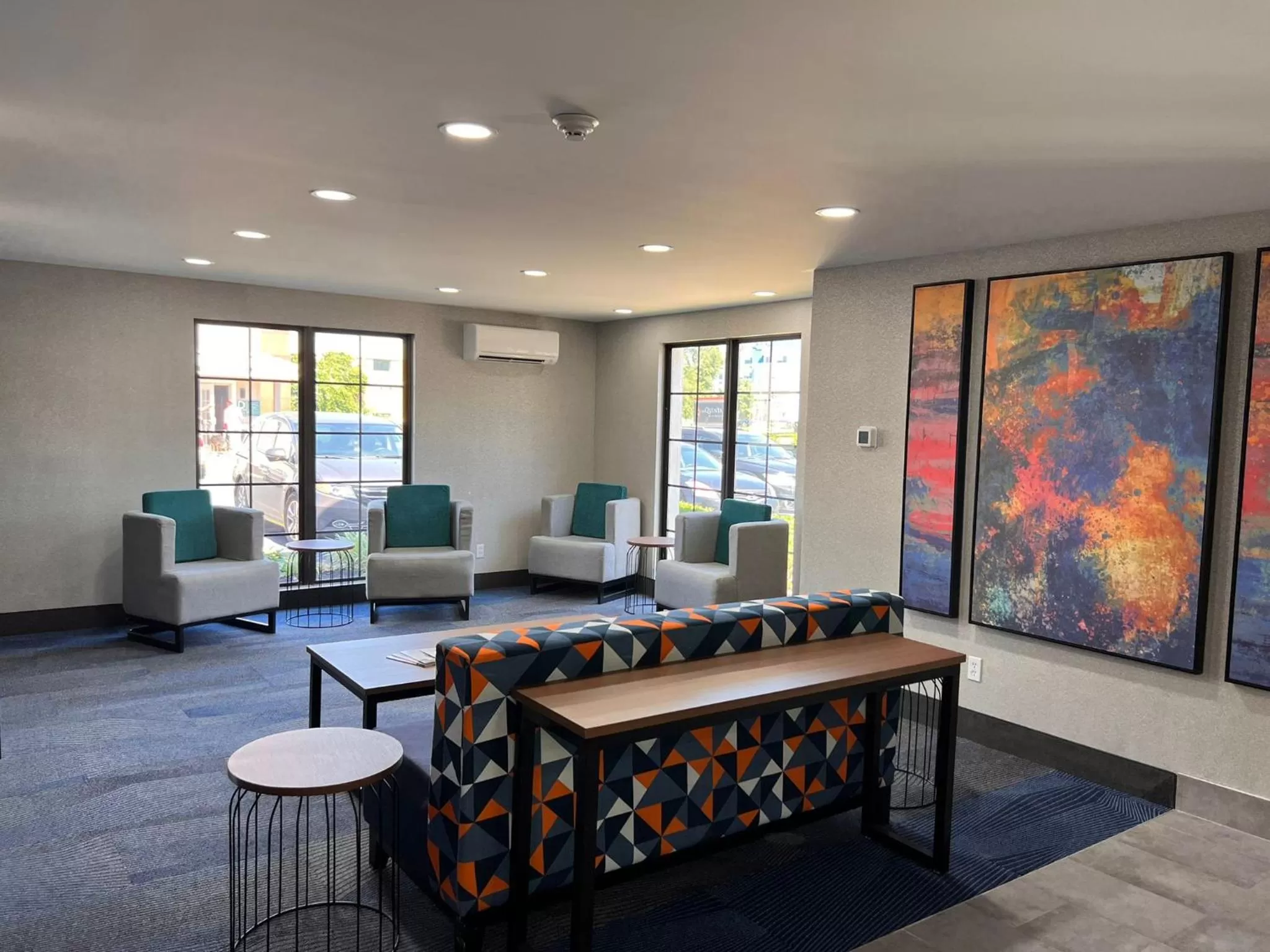 Seating area in La Quinta Inn Lexington-Horse Park