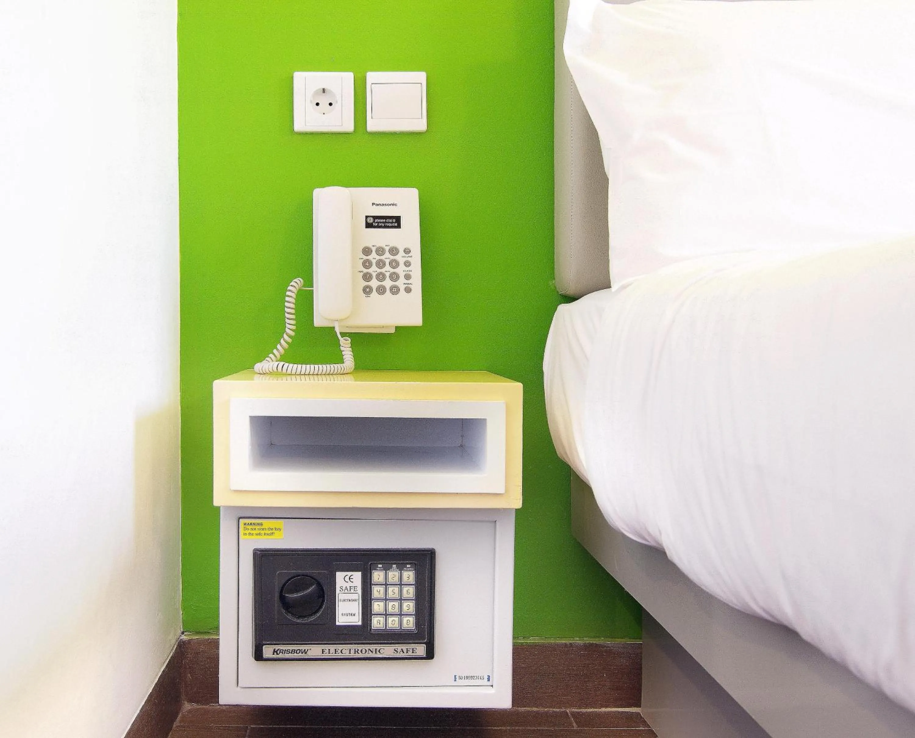 Bedroom, Bed in Amaris Hotel Mampang - Jakarta