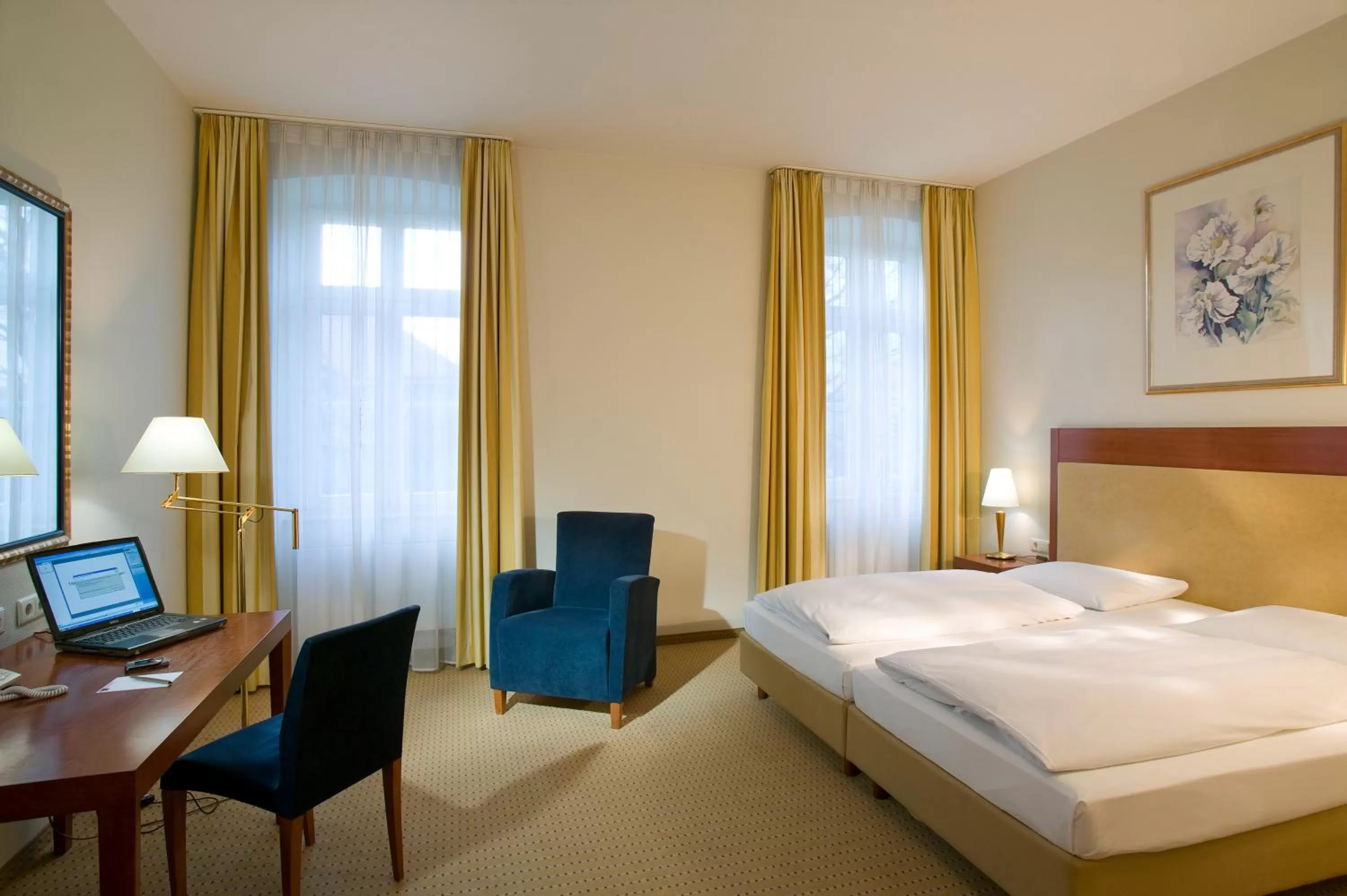 Photo of the whole room, Bed in NOVOTEL Hildesheim City
