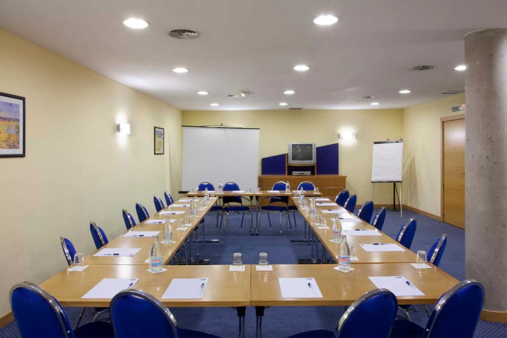 Meeting/conference room in Holiday Inn Express San Sebastian de los Reyes by IHG