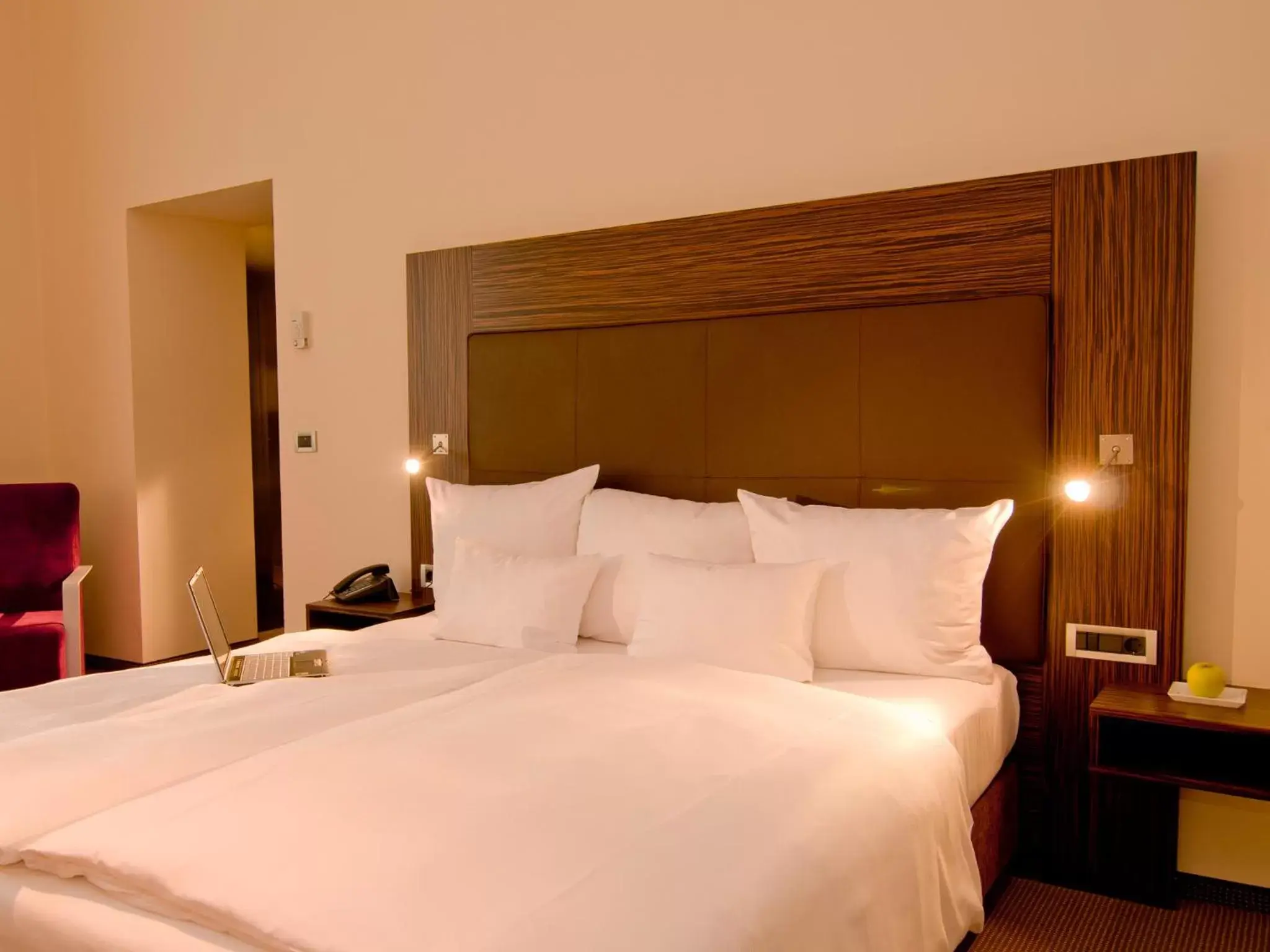 Superior Double Room in ACHAT Hotel Regensburg Herzog am Dom Superior Double Room in ACHAT Hotel Regensburg Herzog am Dom