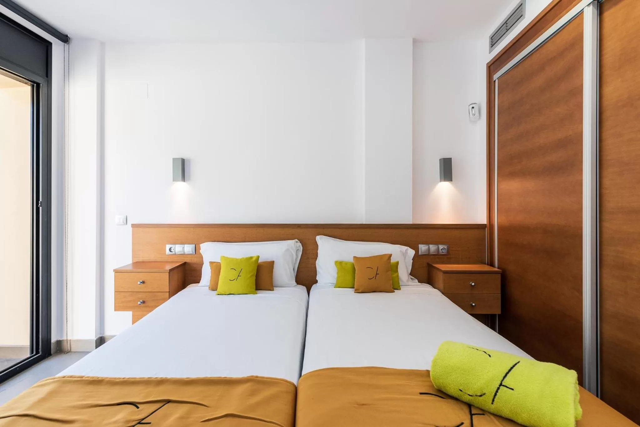 Bed in Aparthotel Las Palmeras Castelldefels