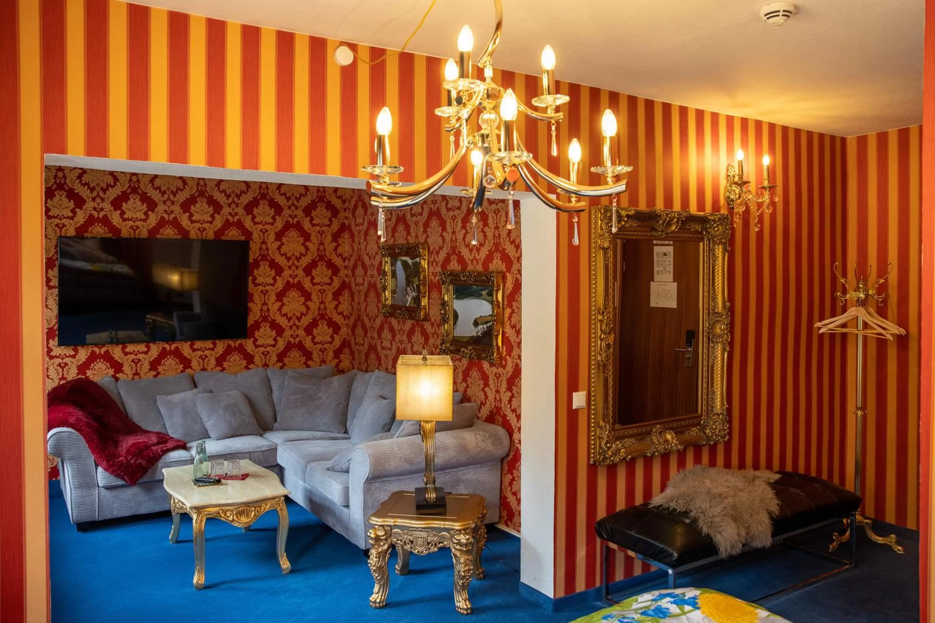 Photo of the whole room, Seating Area in Riverdam