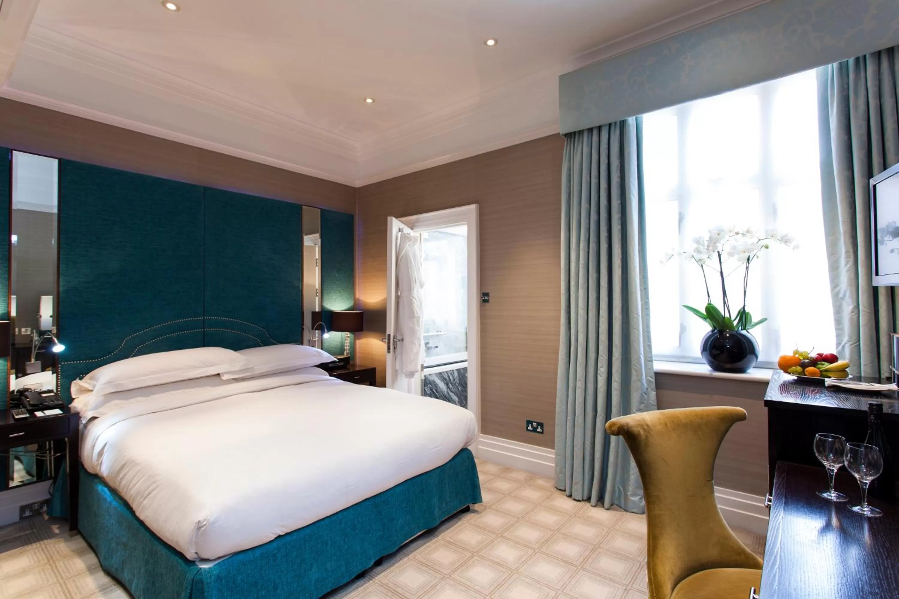 Bed in The Capital Hotel, Apartments & Townhouse - Small Luxury Hotels of The World