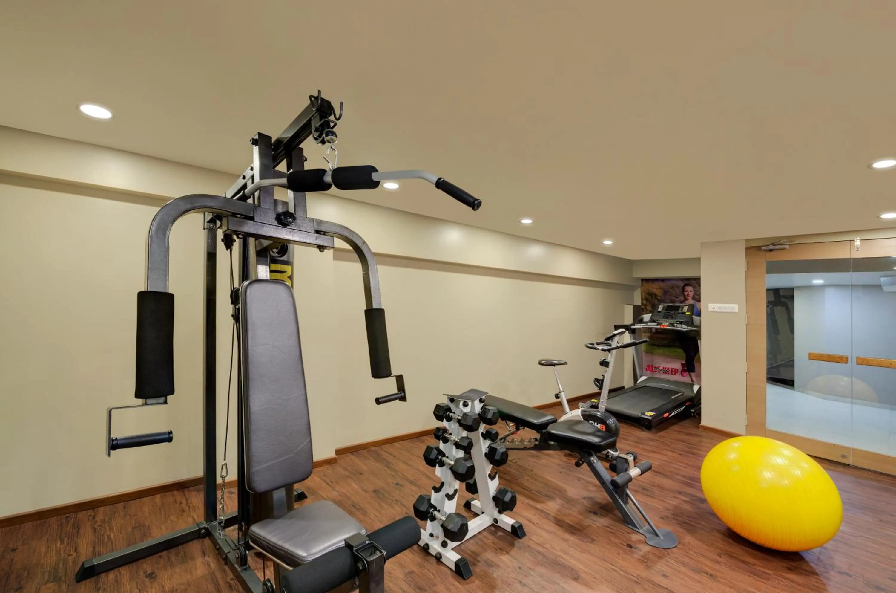 Fitness centre/facilities in Central Beacon Hotel