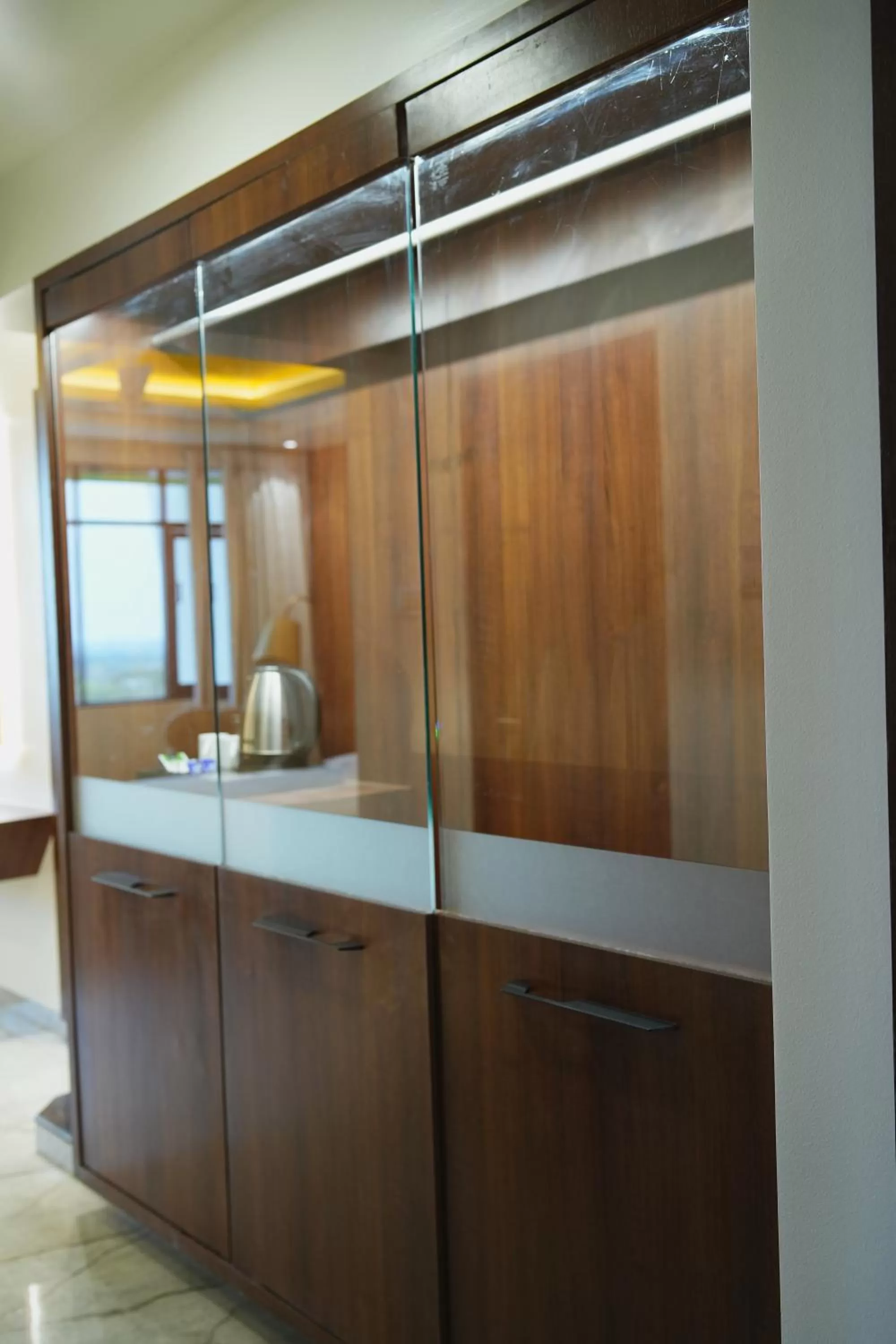 Four Petals Executive by LHMS