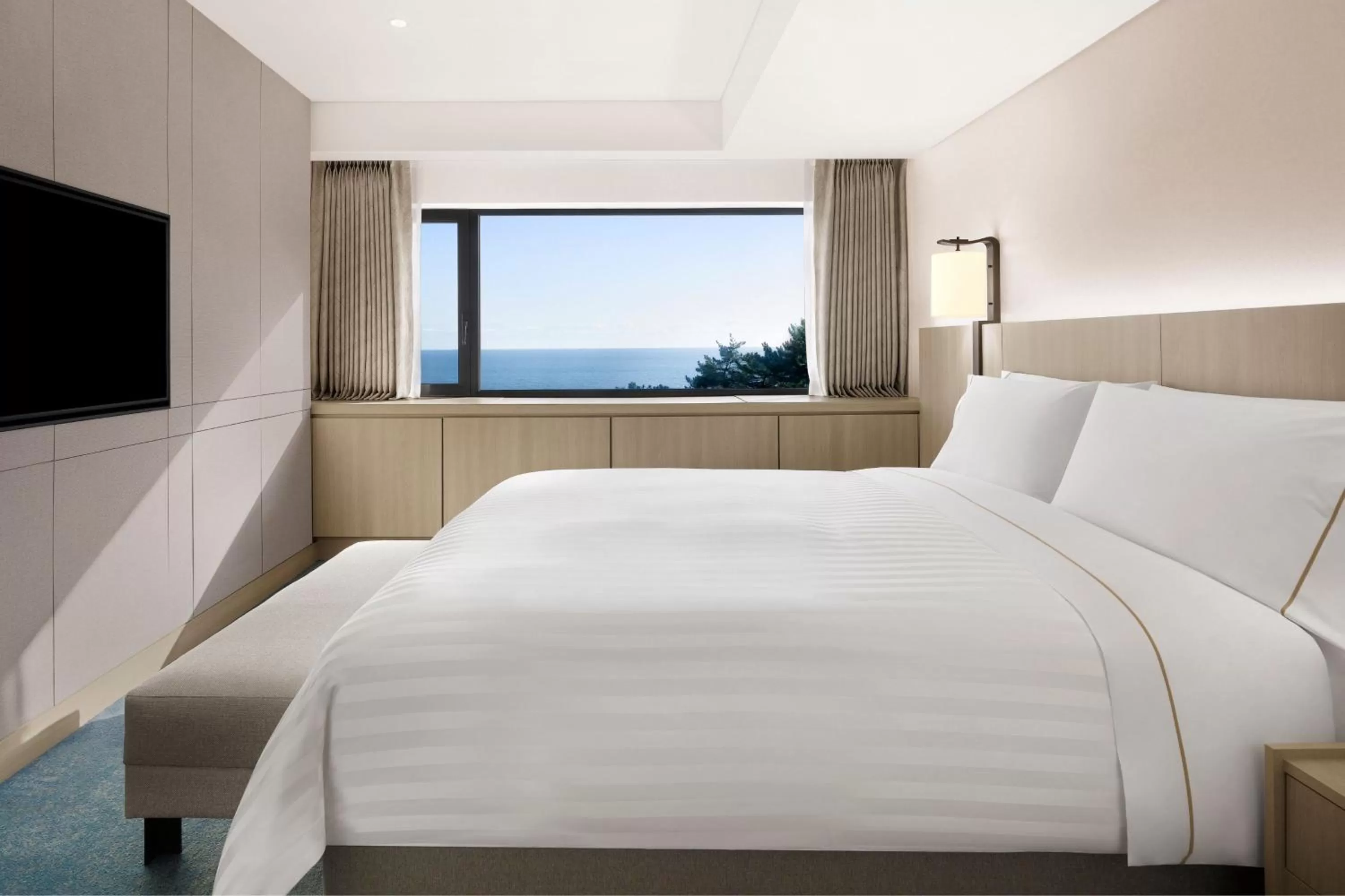 Beach, Bed in The Westin Josun Busan