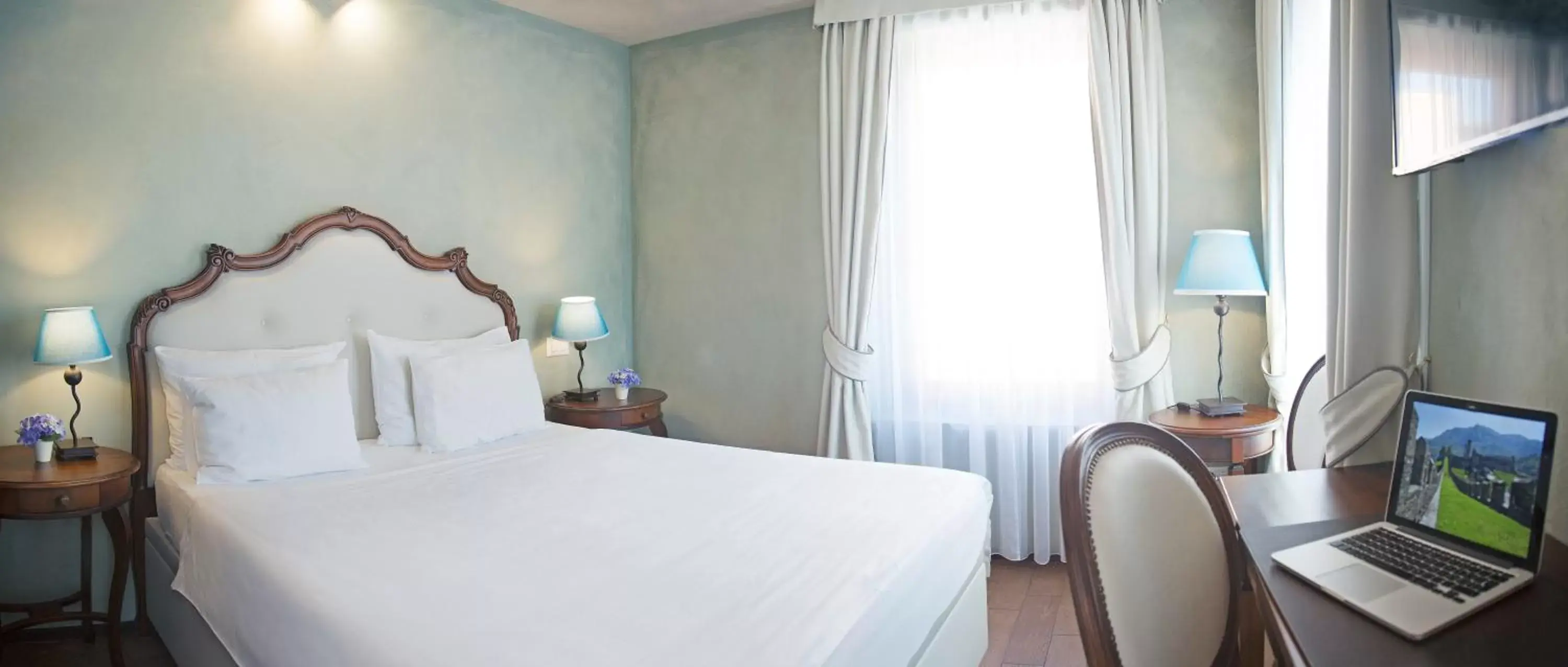 Business Single Room - single occupancy in Boutique & Business Hotel La Tureta Business Single Room - single occupancy in Boutique & Business Hotel La Tureta
