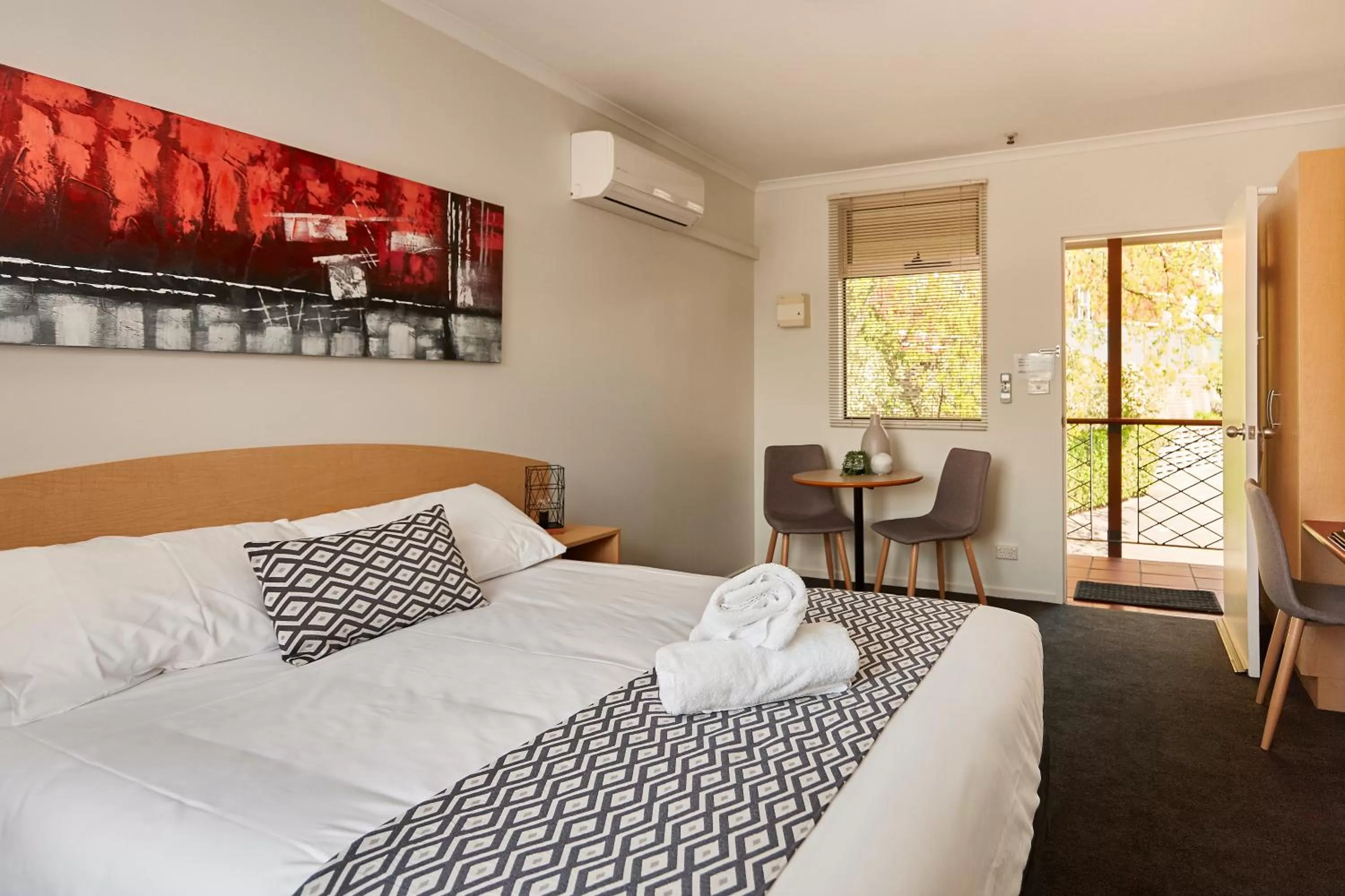 Standard Queen Room in Elphin Serviced Apartments