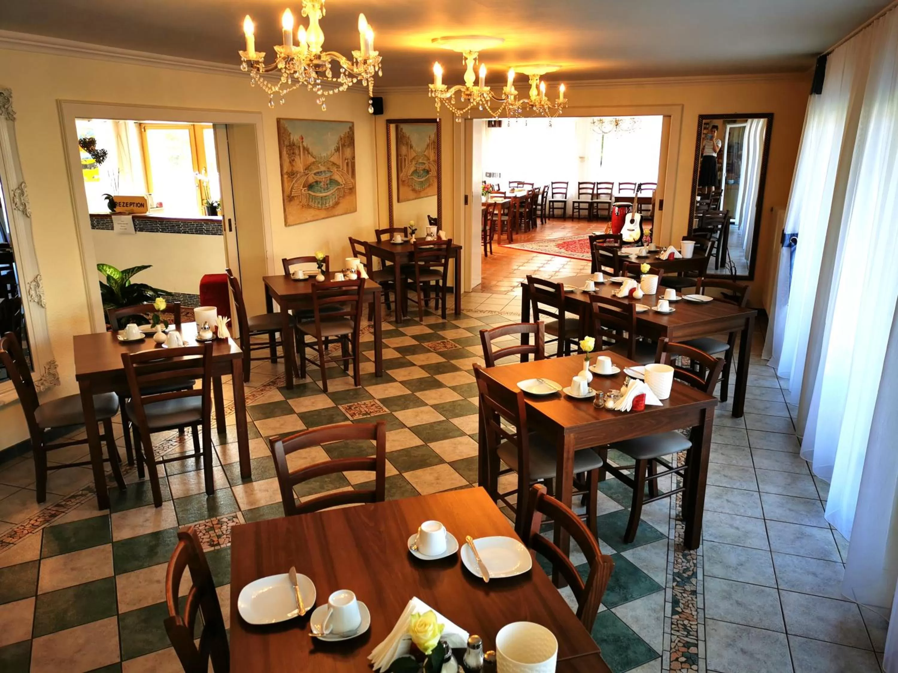 Restaurant/Places to Eat in Pension Mozart