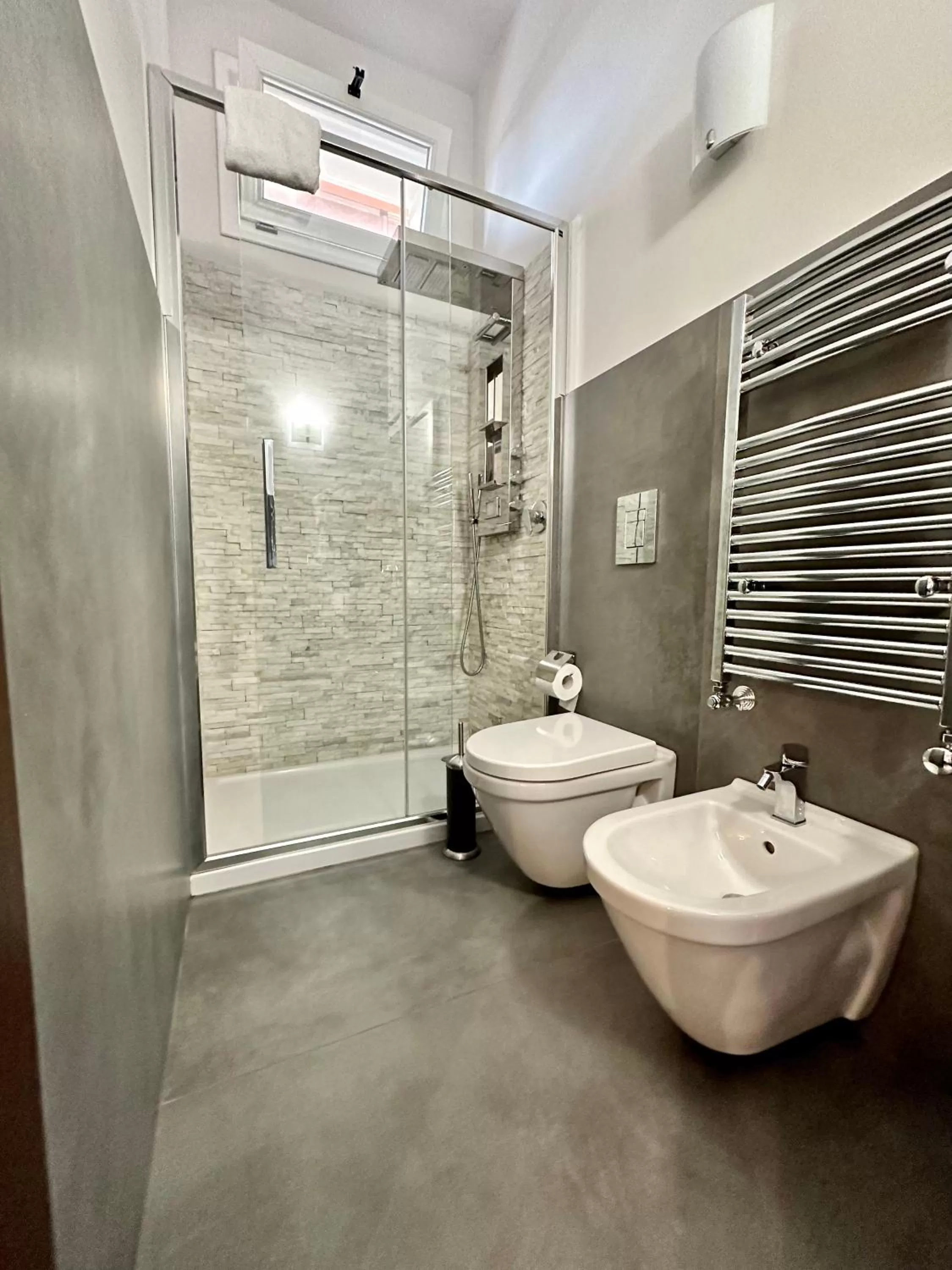 Shower, Bathroom in Seaside B&B Avola