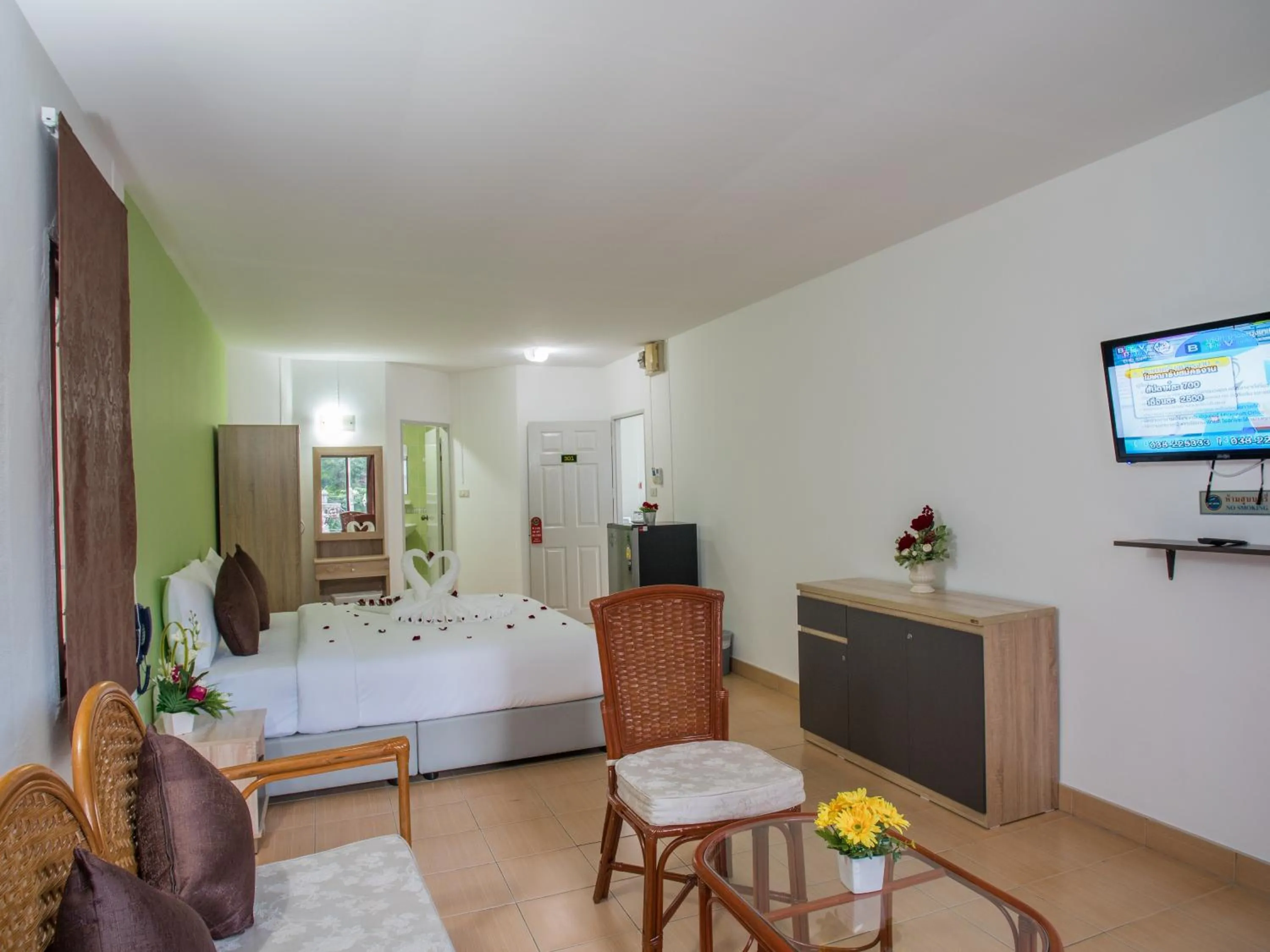 Bathroom, Bed in TJ Guesthouse