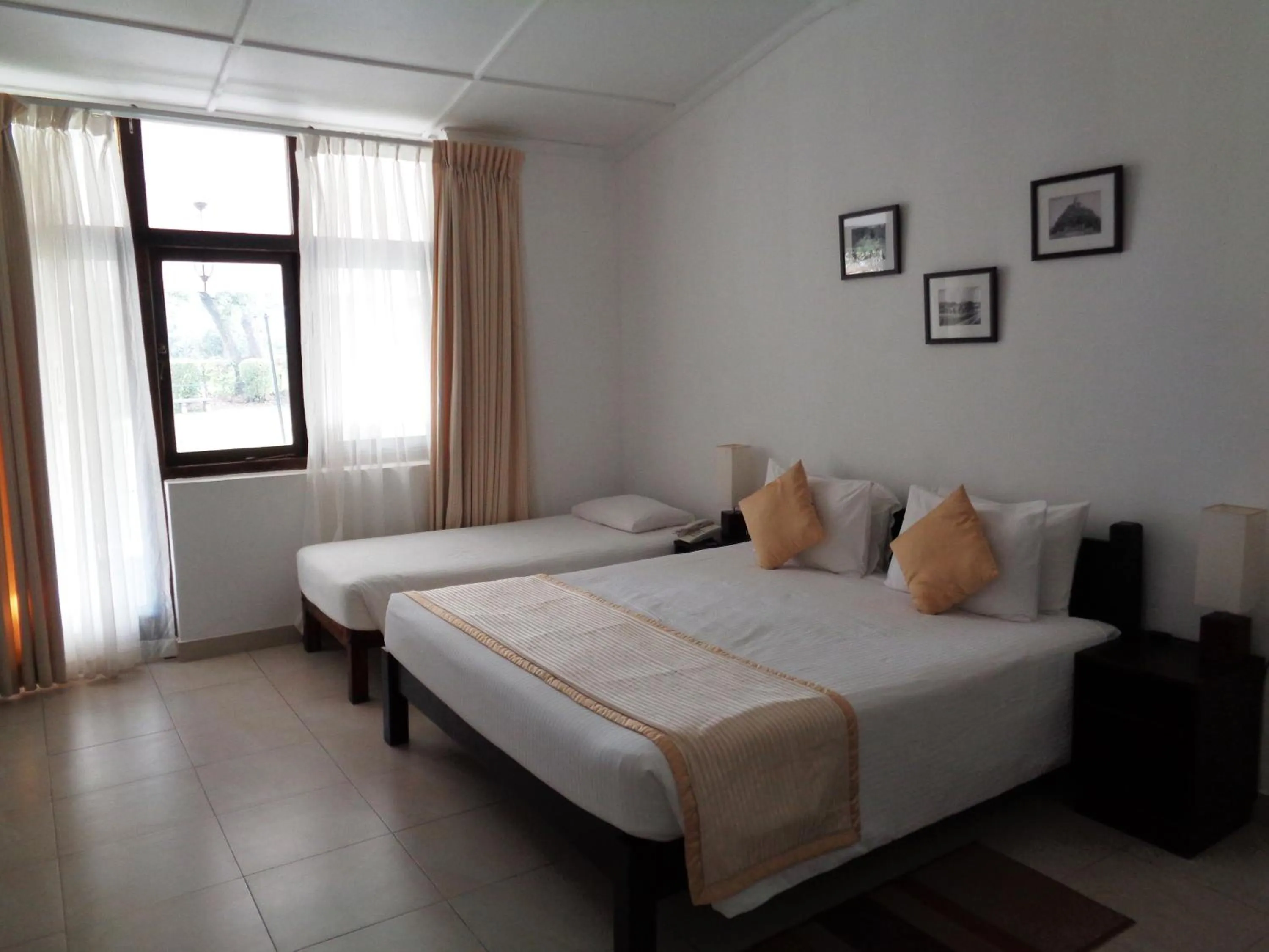 Bed in The Lakeside at Nuwarawewa