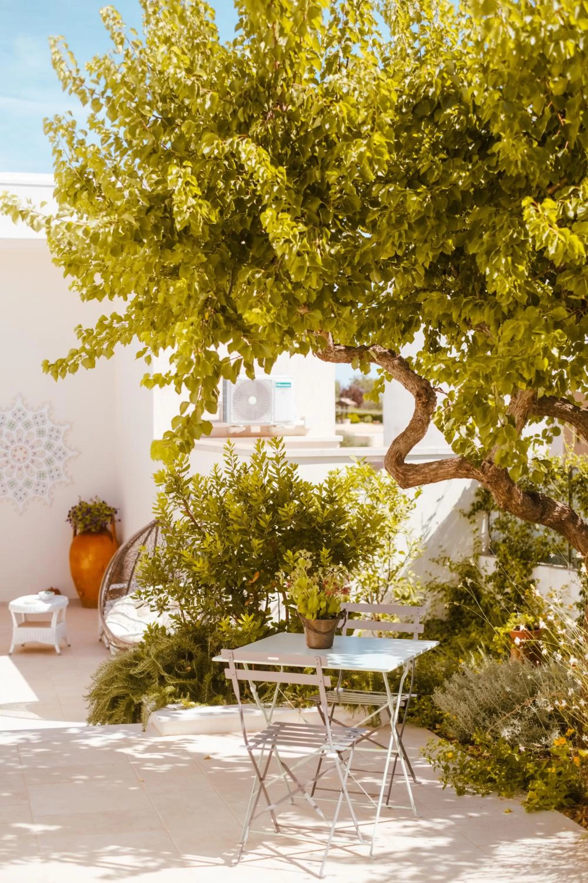 Iconica Luxury Suites