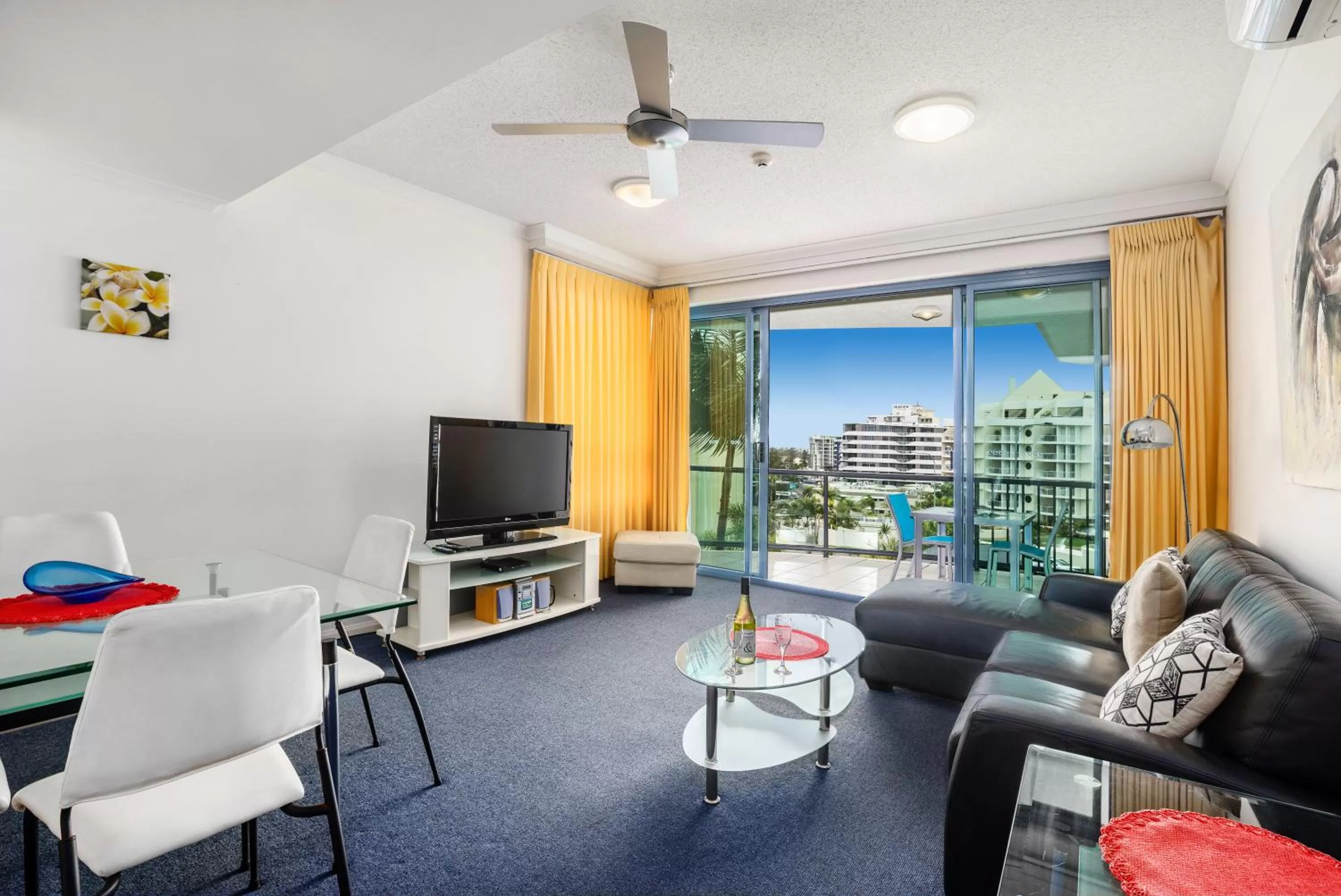 Living room in Alexandra on the Pacific