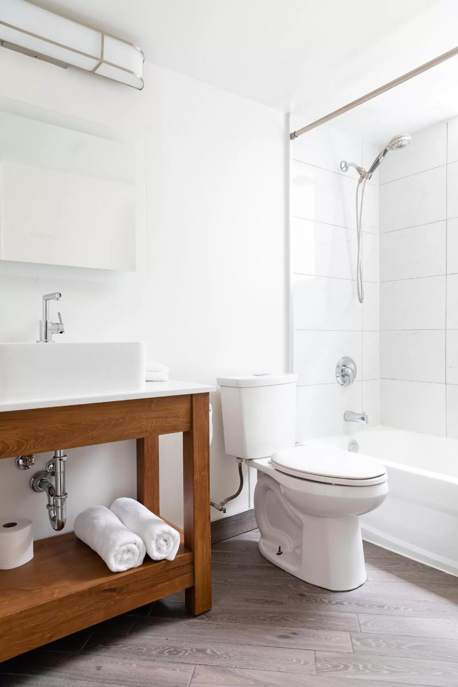 Shower, Bathroom in Pembroke Inn