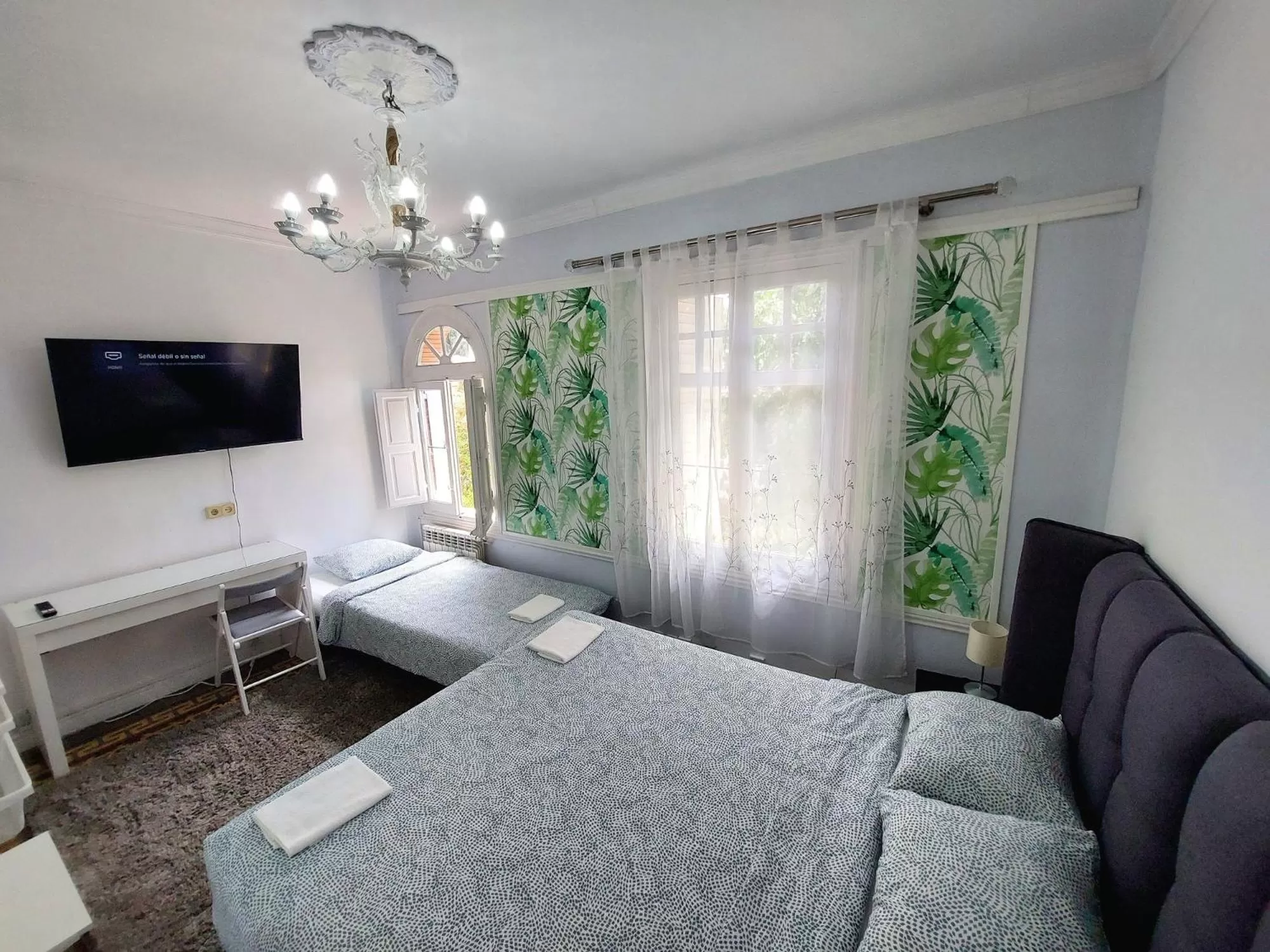 Bed in N1 Casa de Madrid - greenpeace line