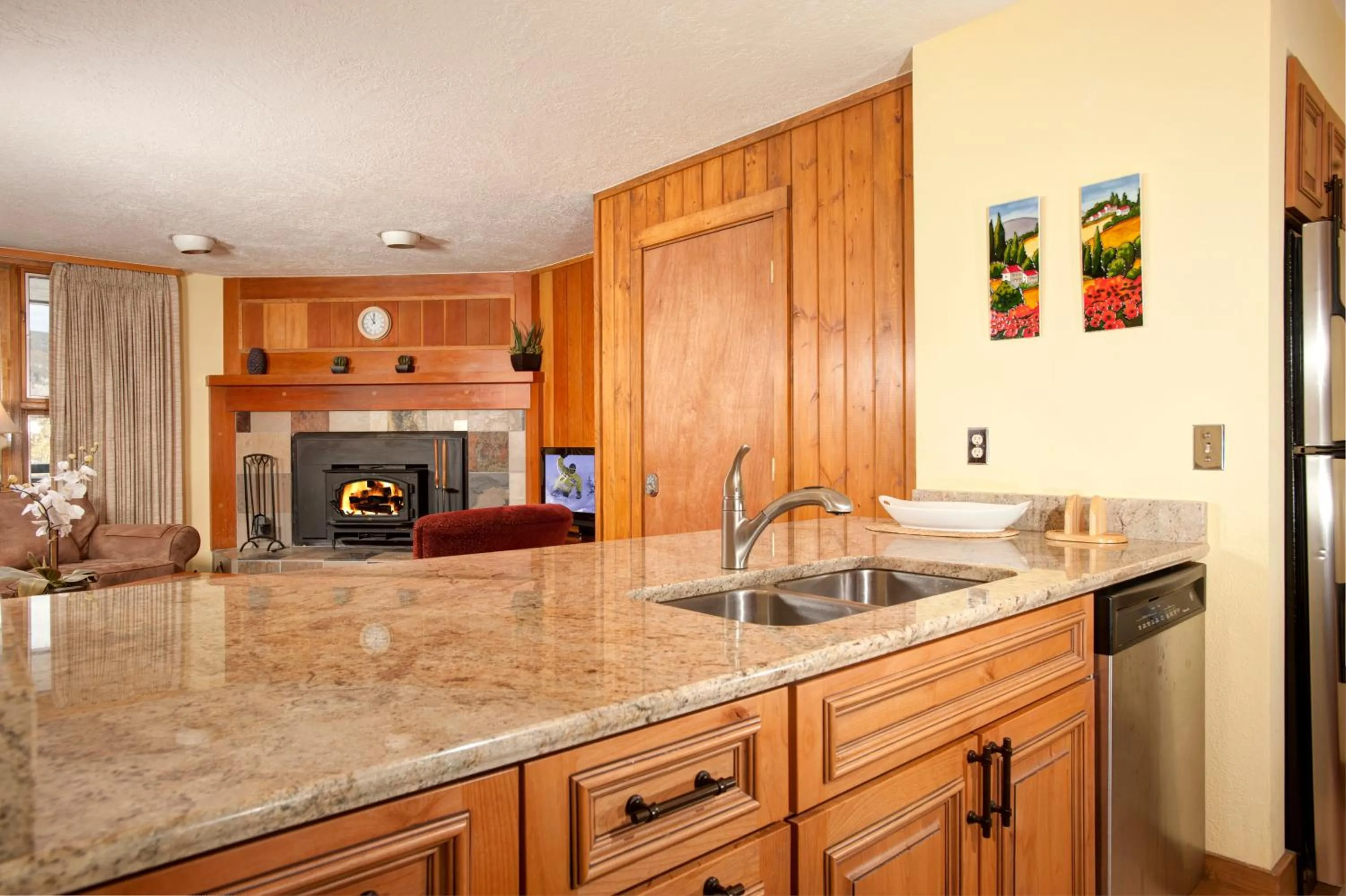 Kitchen or kitchenette in Evergreen Condominiums by Vail Resorts