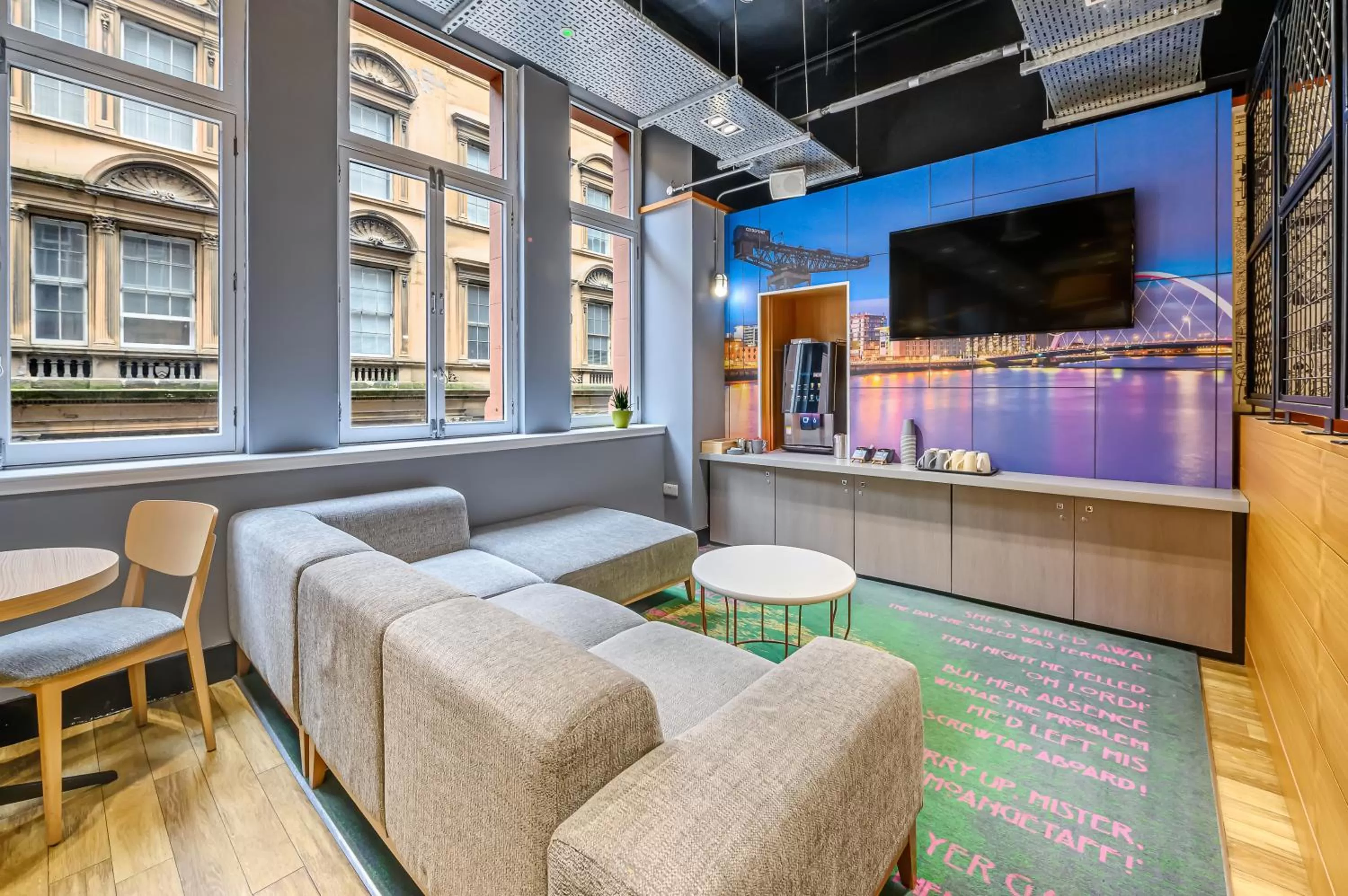 Lounge or bar in ibis Styles Glasgow Centre George Square