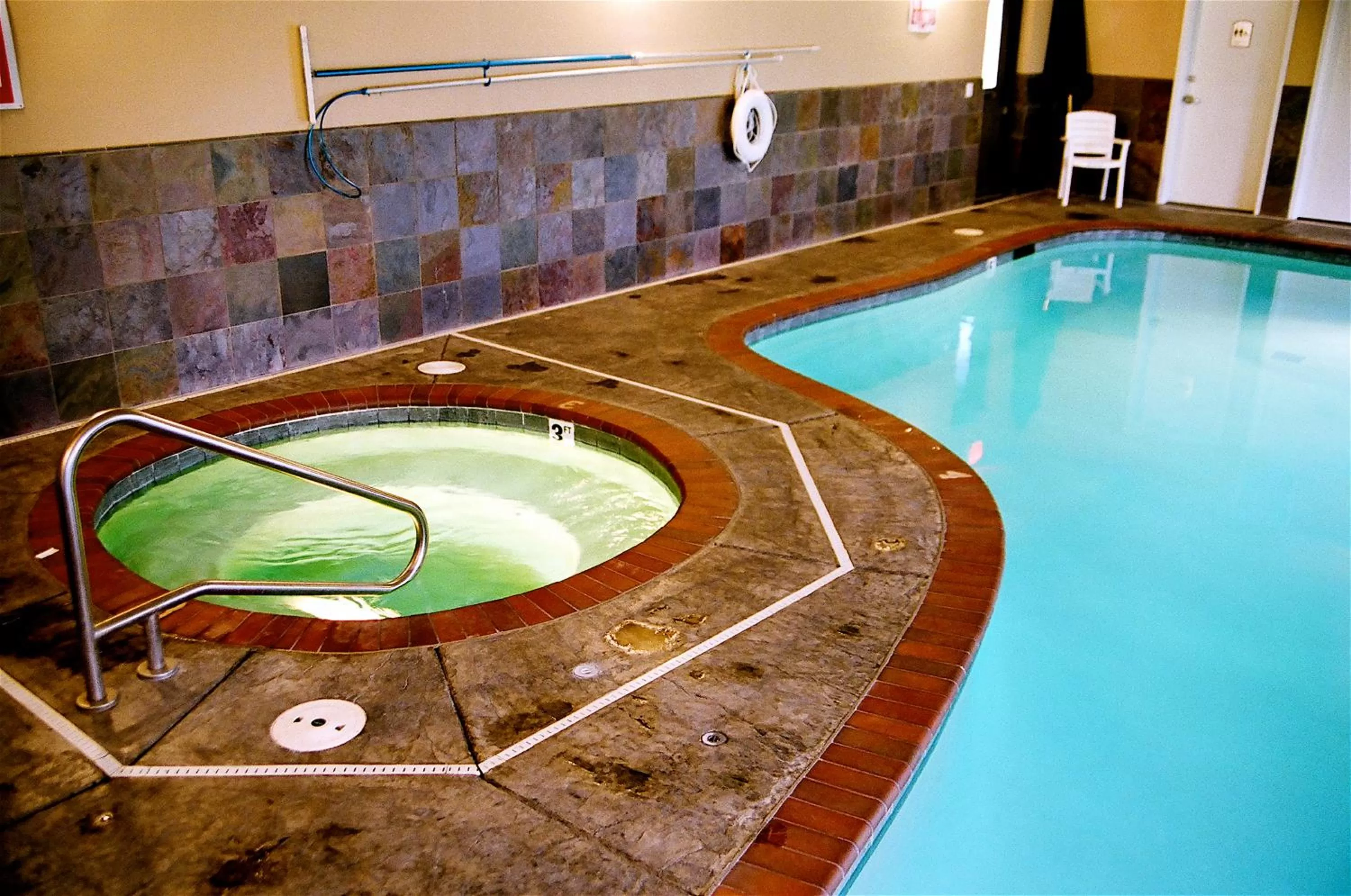 Swimming pool in Rivertide Suites