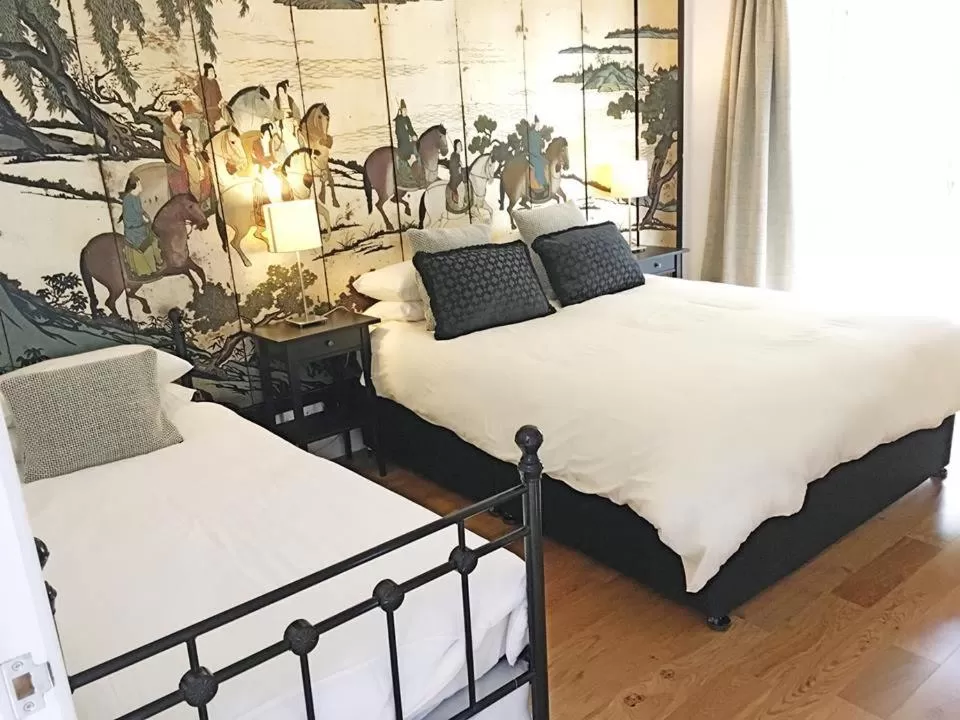 Bed in Boat House Super Suites