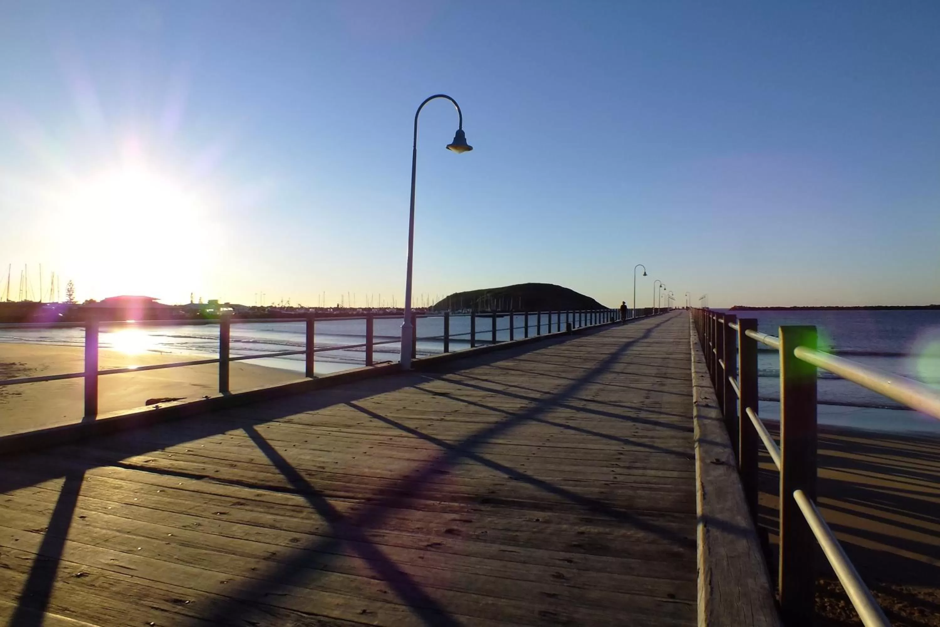 Area and facilities in Pacific Marina Apartments