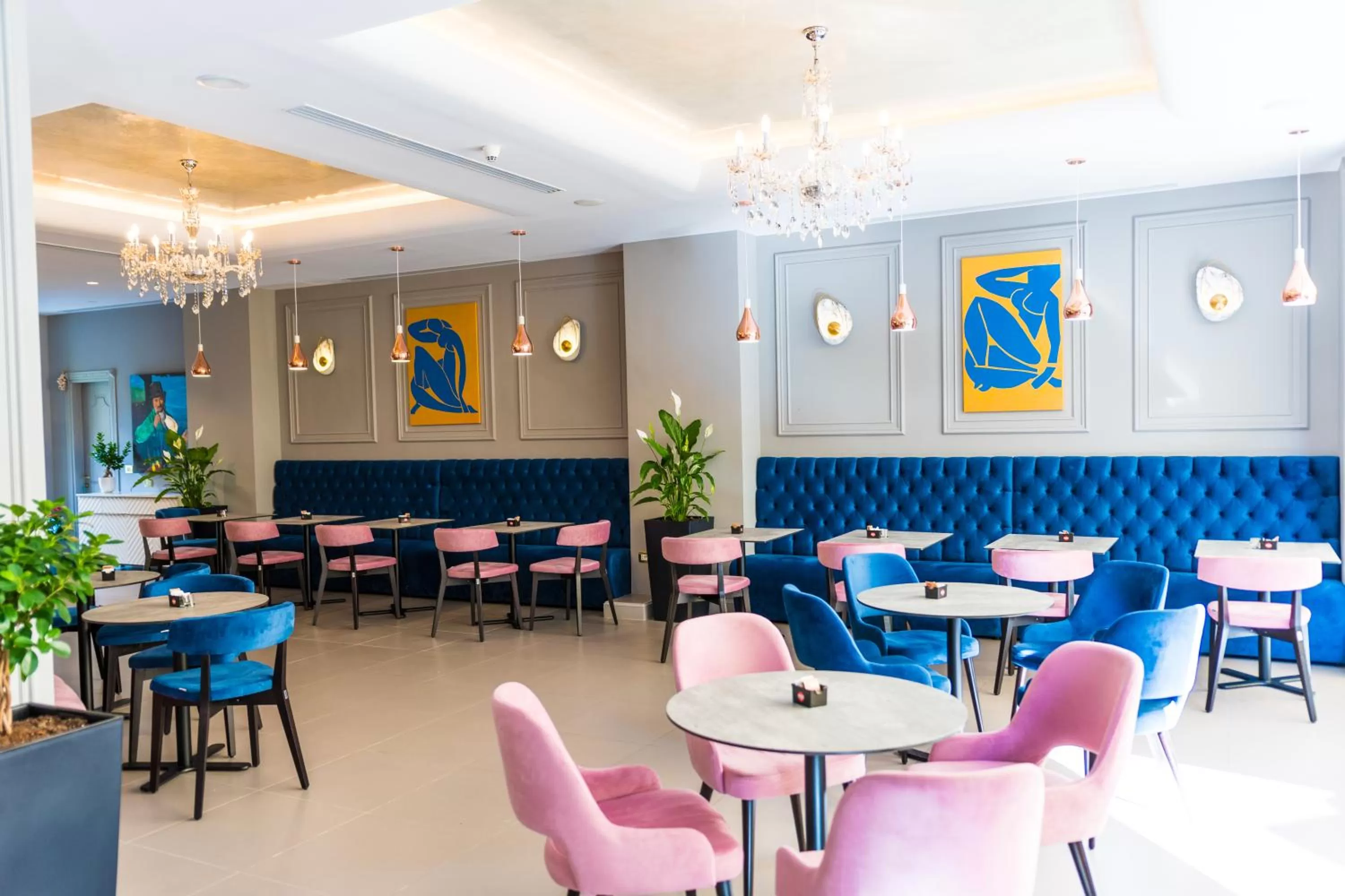 Lounge or bar in Golden City Hotel , Tirana