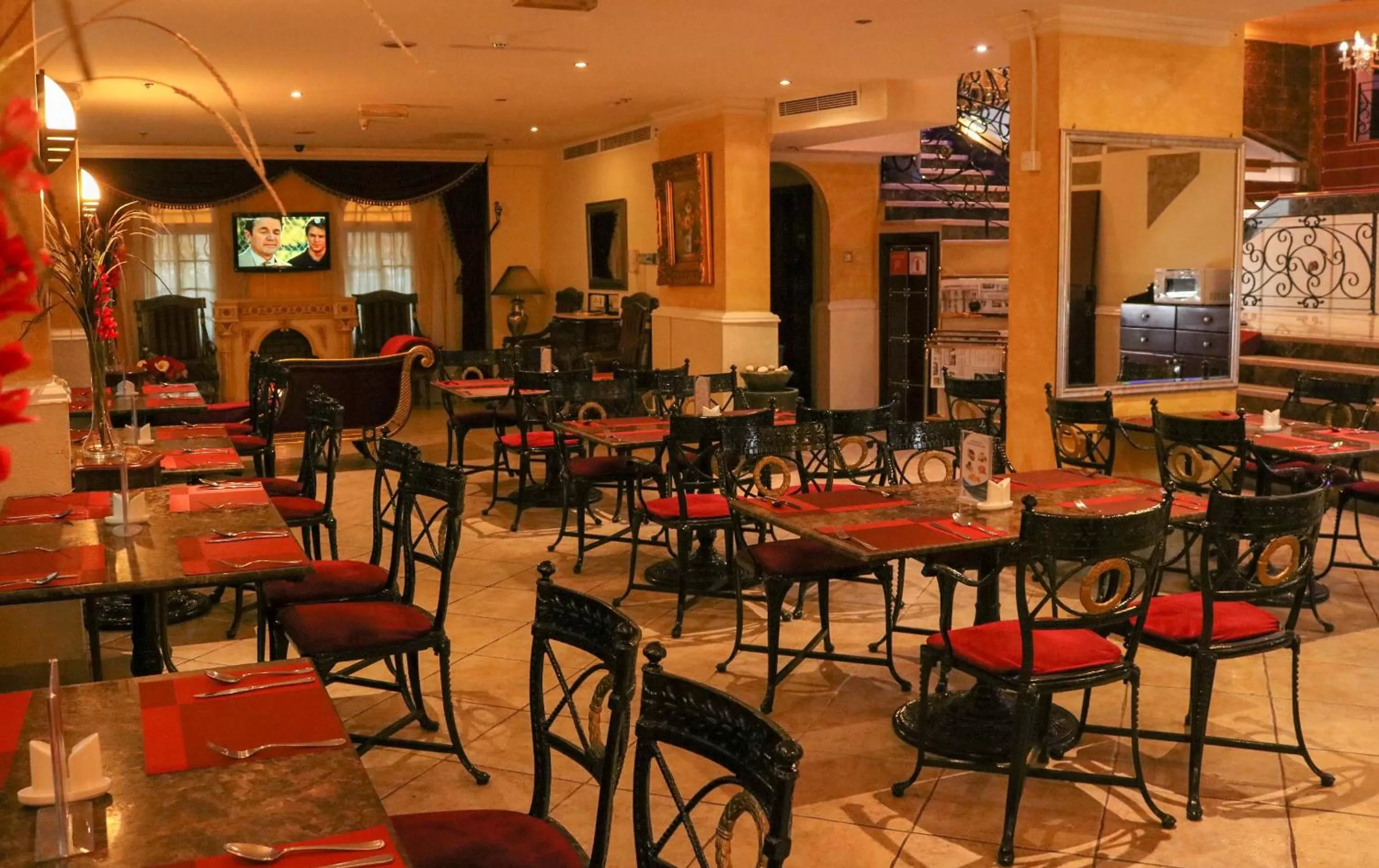 Restaurant/places to eat in Al Maha Regency Hotel Suites - Managed by Aoudi Consultants