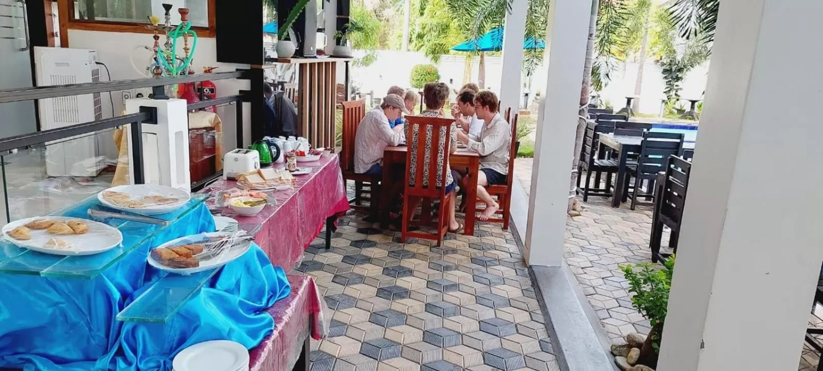 Food and drinks in J7 Villaj Resort