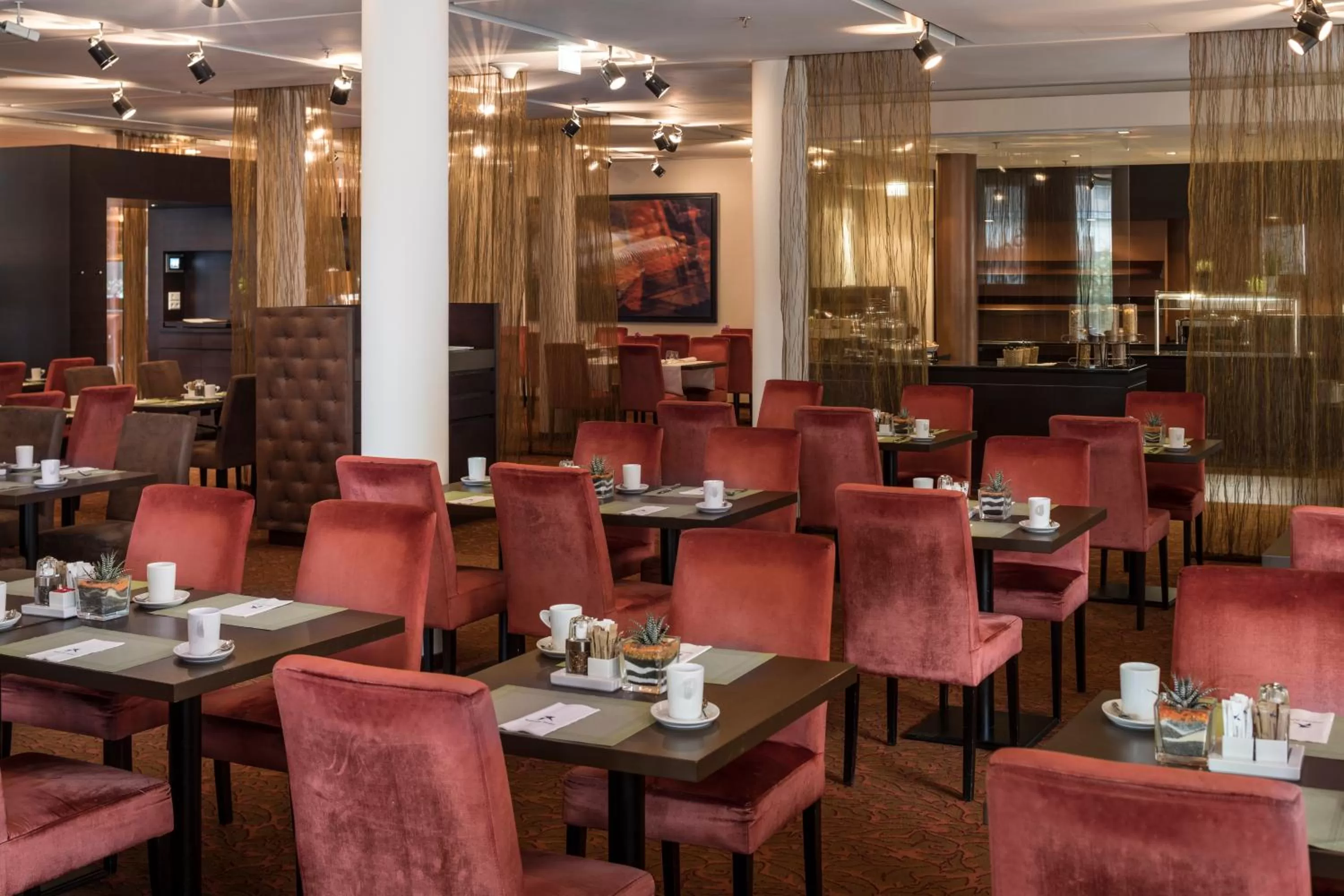 Restaurant/places to eat in Falkensteiner Hotel Bratislava