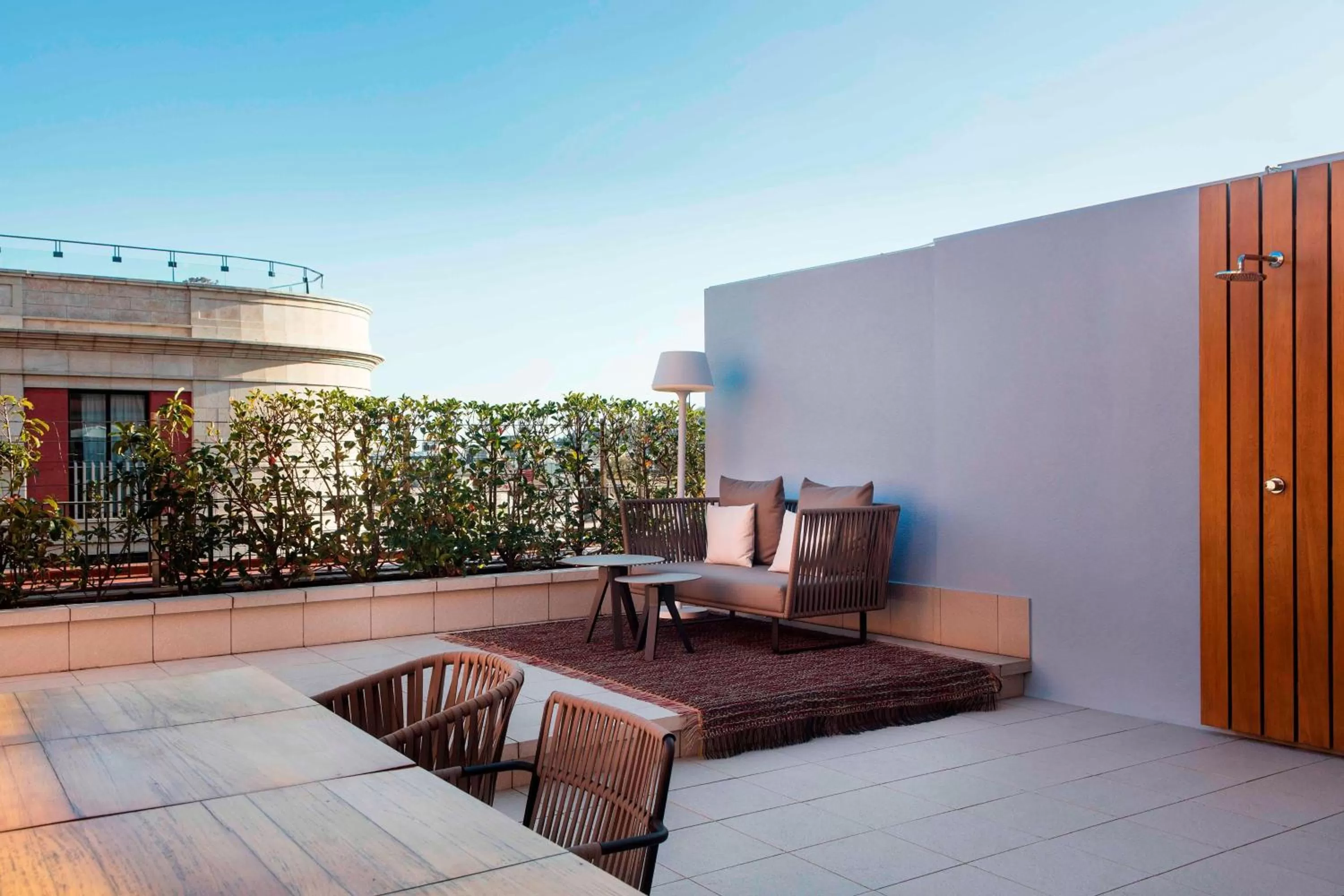 Photo of the whole room in Le Meridien Barcelona