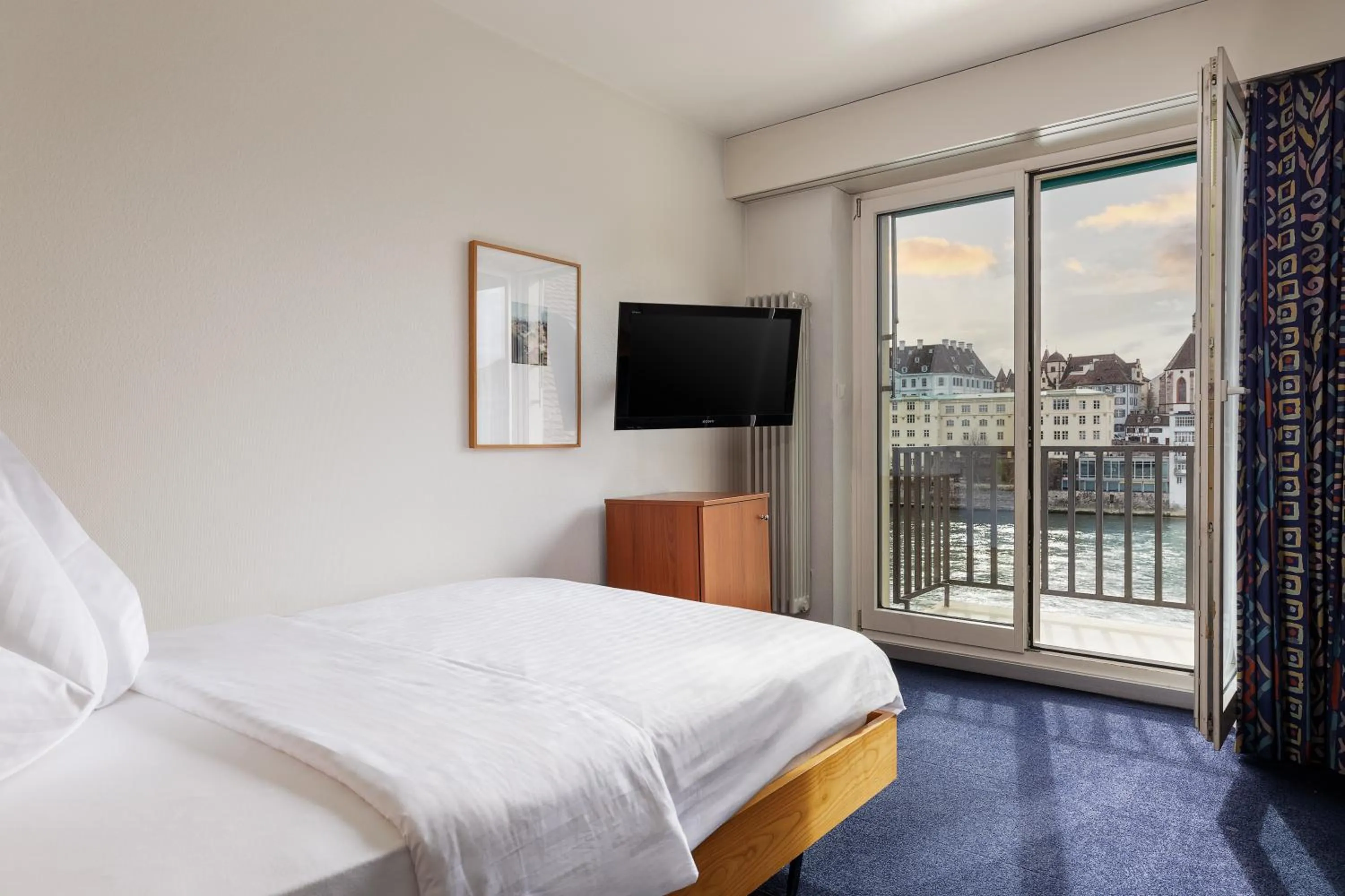 TV and multimedia, Bed in Merian am Rhein