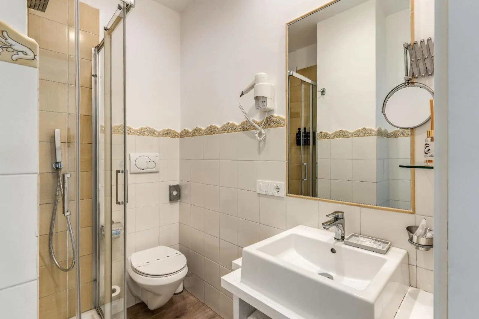 Bathroom in Hotel Sorrento City