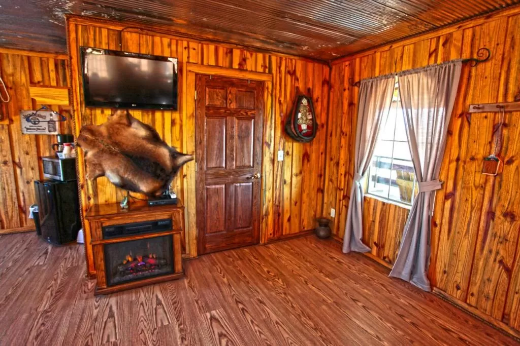 TV and multimedia, TV/Entertainment Center in Diamonds Old West