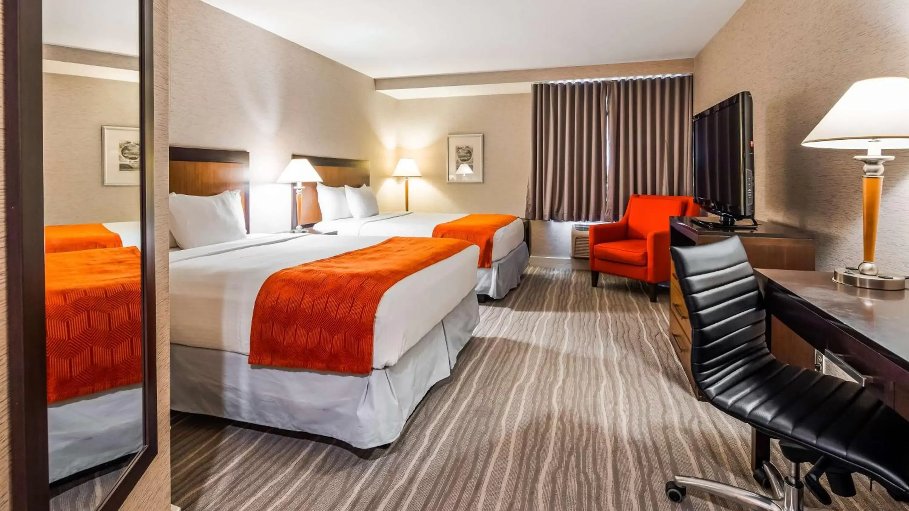 Double Room with Two Double Beds and Roll-In Shower - Disability Access in Heritage Hotel, Golf, Spa & Conference Center Double Room with Two Double Beds and Roll-In Shower - Disability Access in Heritage Hotel, Golf, Spa & Conference Center