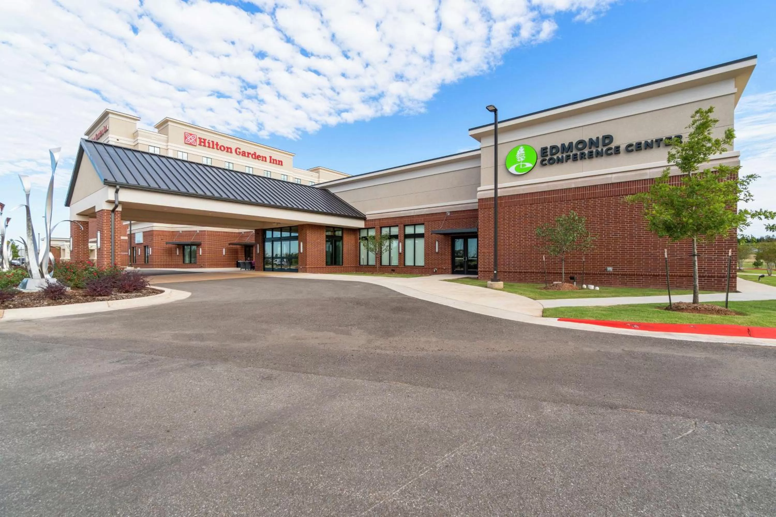 Property building in Hilton Garden Inn Edmond/Oklahoma City North