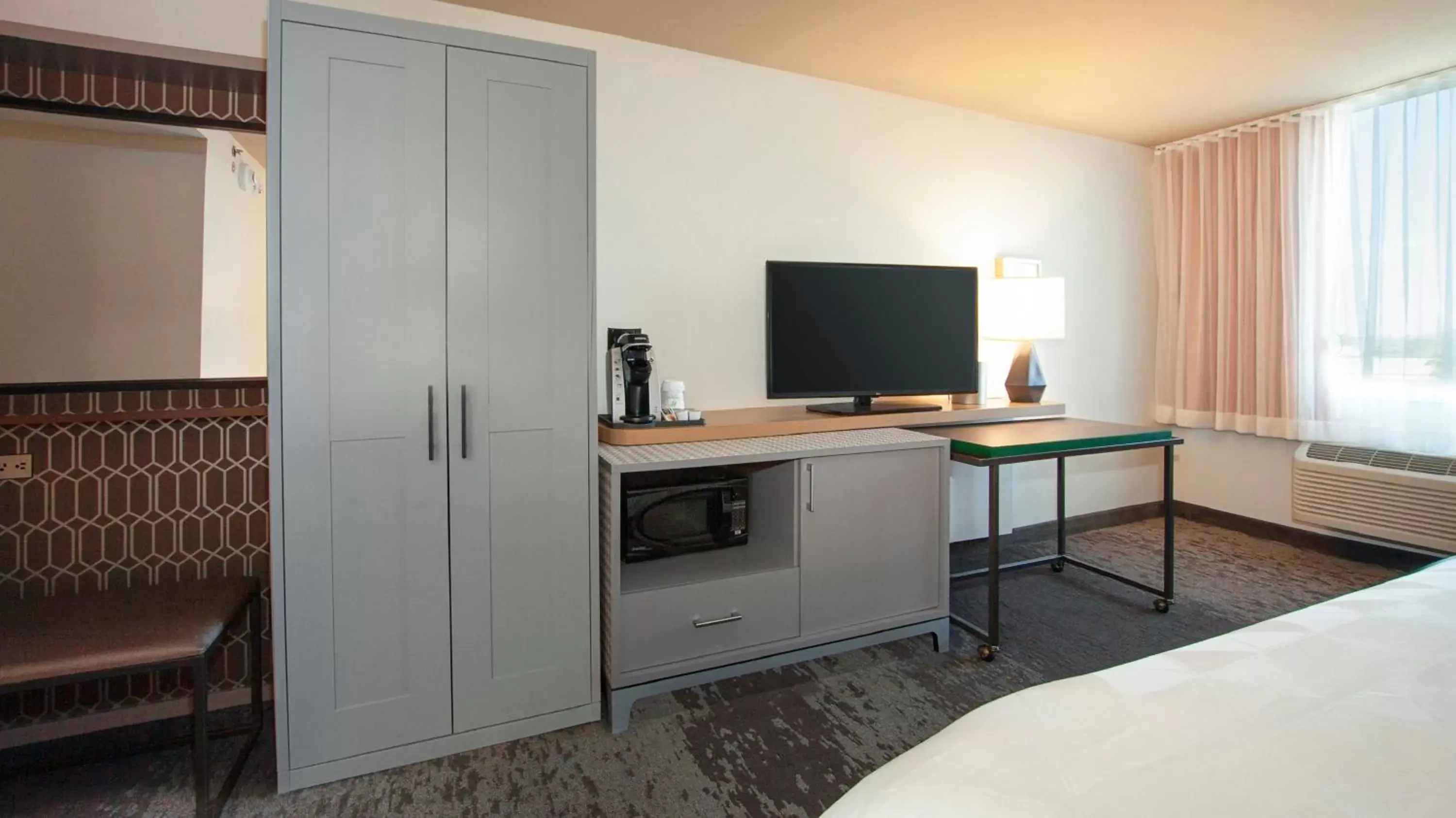 Standard King Room in Holiday Inn Panama City by IHG Standard King Room in Holiday Inn Panama City by IHG