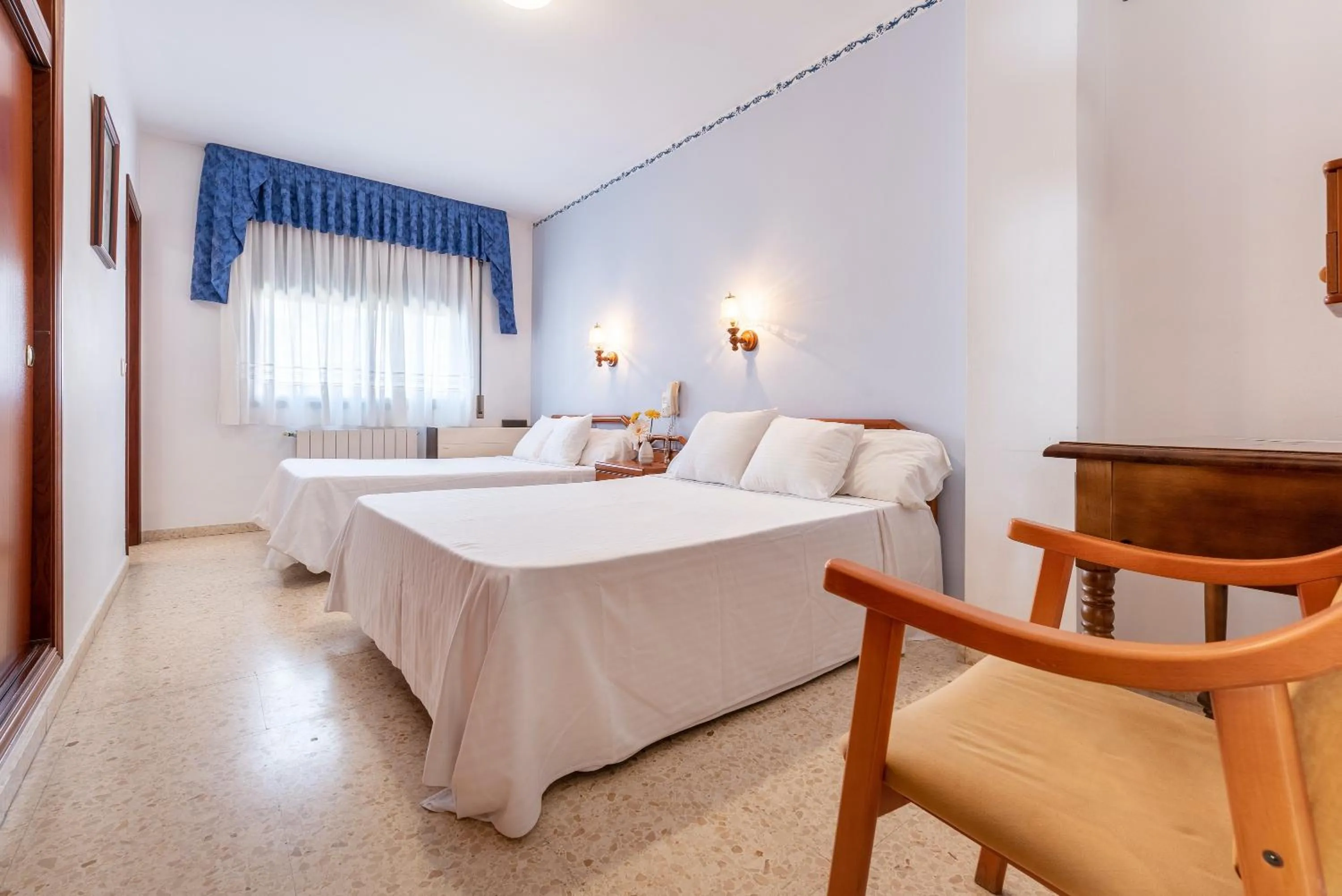 Family Double Room in Hotel Canadá