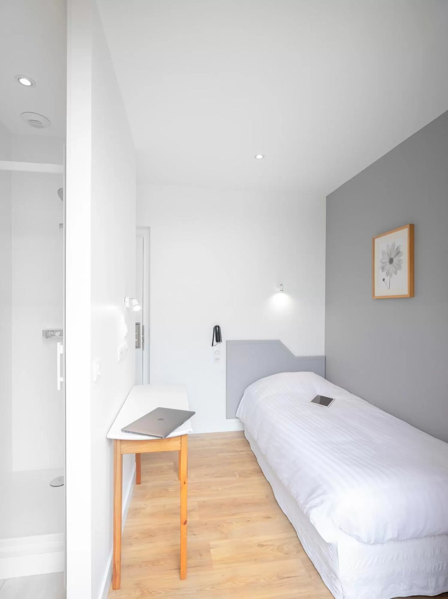 Photo of the whole room, Bed in Hôtel Spa De La Citadelle Lorient