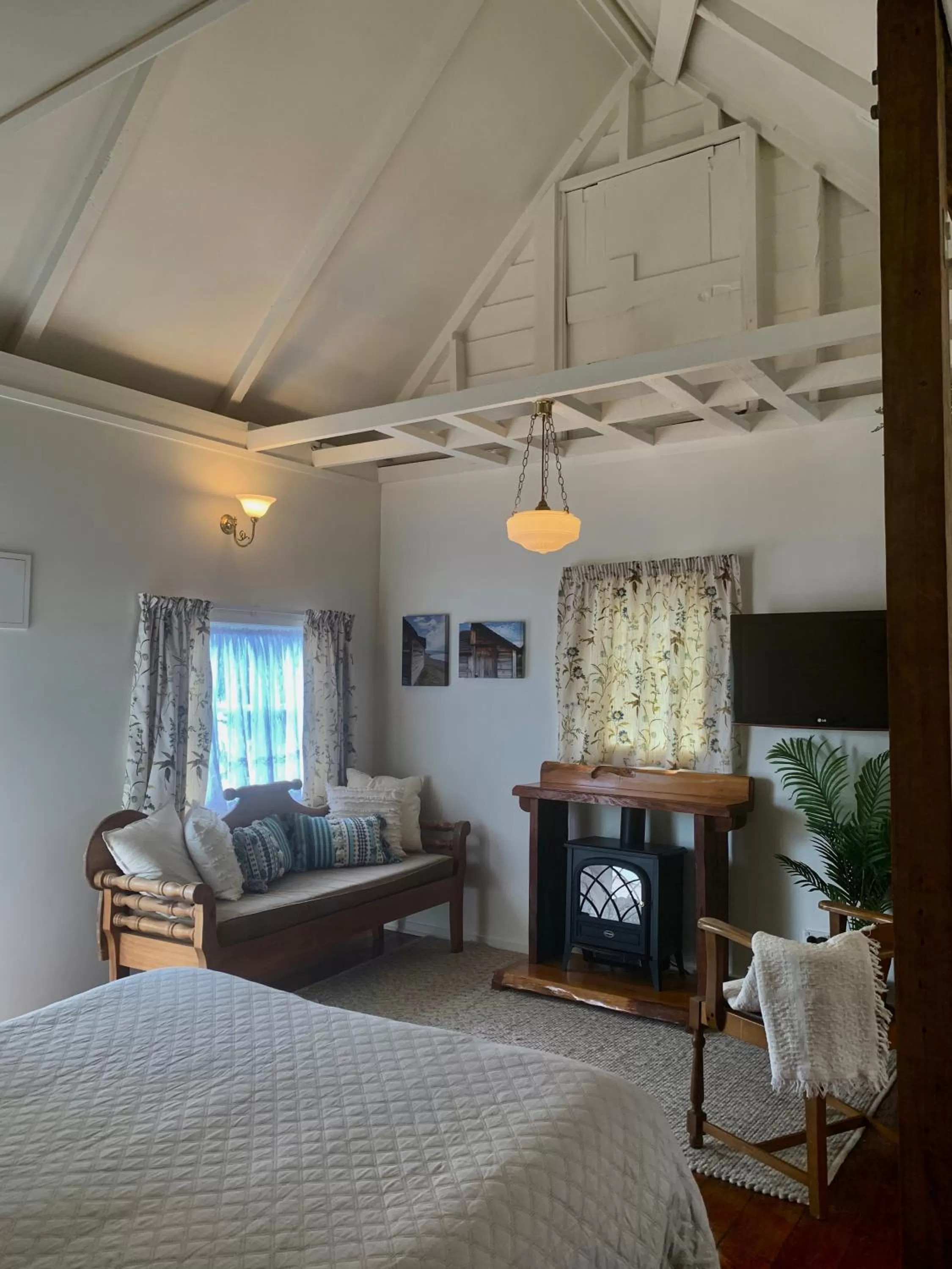 Living room, Bed in Karamana Homestead (1872)