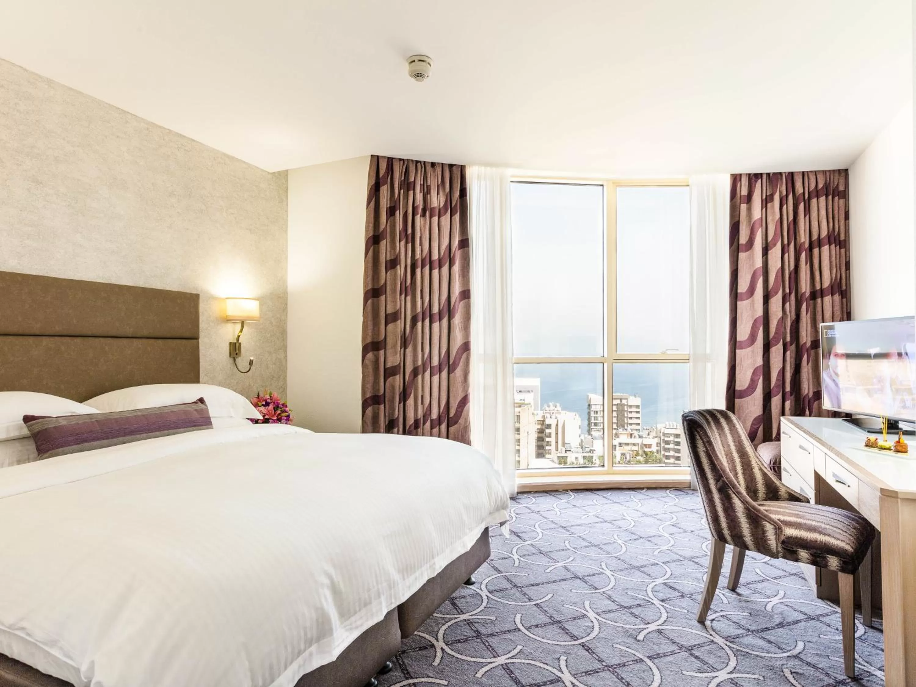 Bedroom, Bed in Gefinor Rotana – Beirut