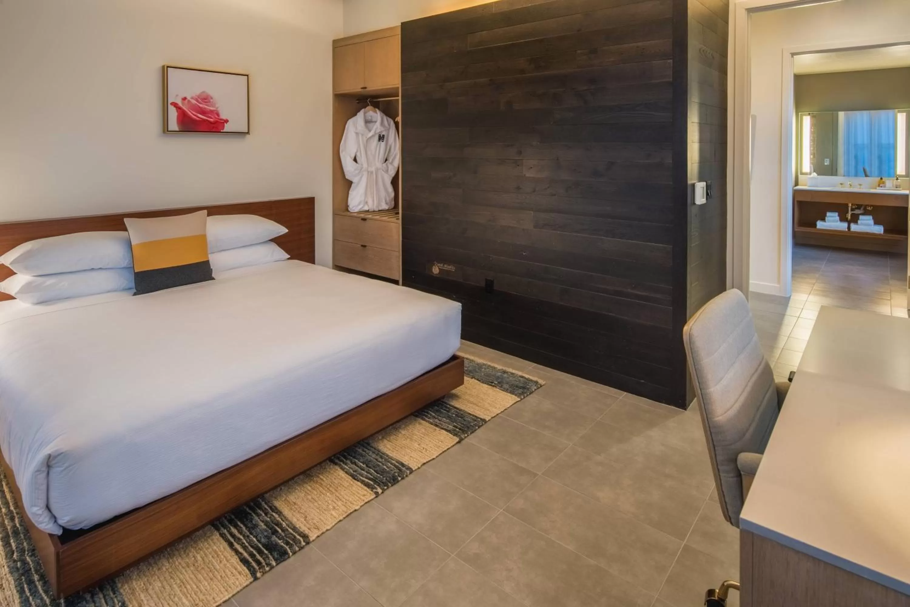 Photo of the whole room, Bed in The Hi-Lo, Autograph Collection