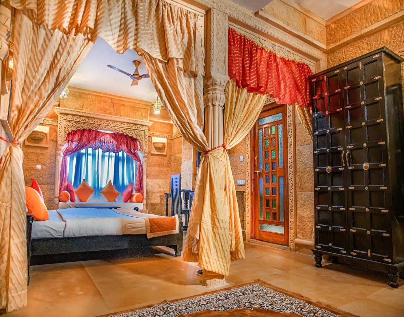 Bathroom, Bed in Hotel Lal Garh Fort And Palace